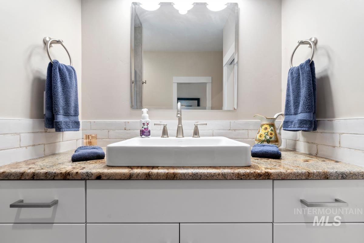 21 Open Road, Garden Valley, Idaho 83622, 2 Bedrooms, 3.5 Bathrooms, Residential For Sale, Price $1,175,000, 98979823