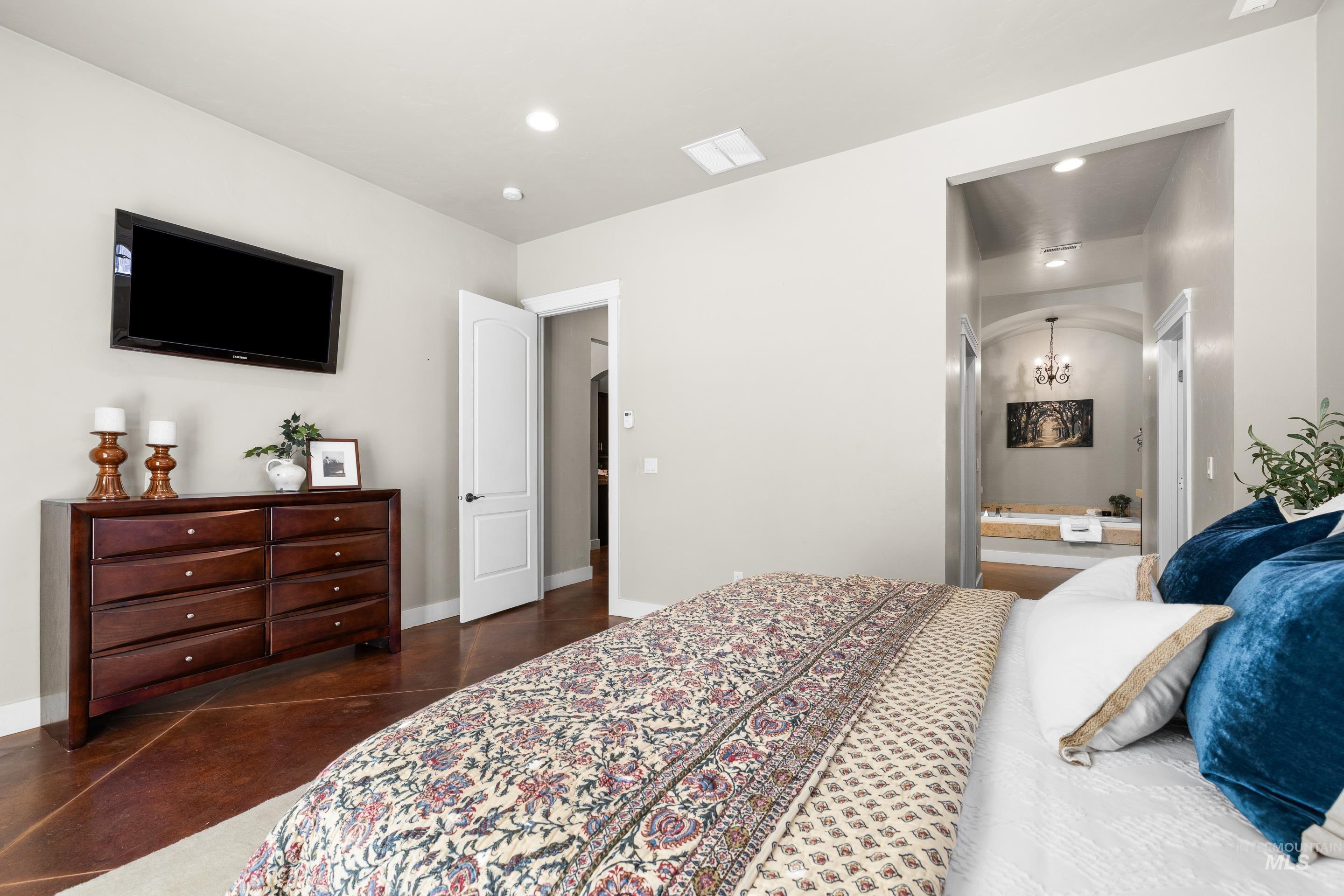 5350 N Brook Mist Place, Boise, Idaho 83713, 4 Bedrooms, 3 Bathrooms, Residential For Sale, Price $850,000,MLS 98979824