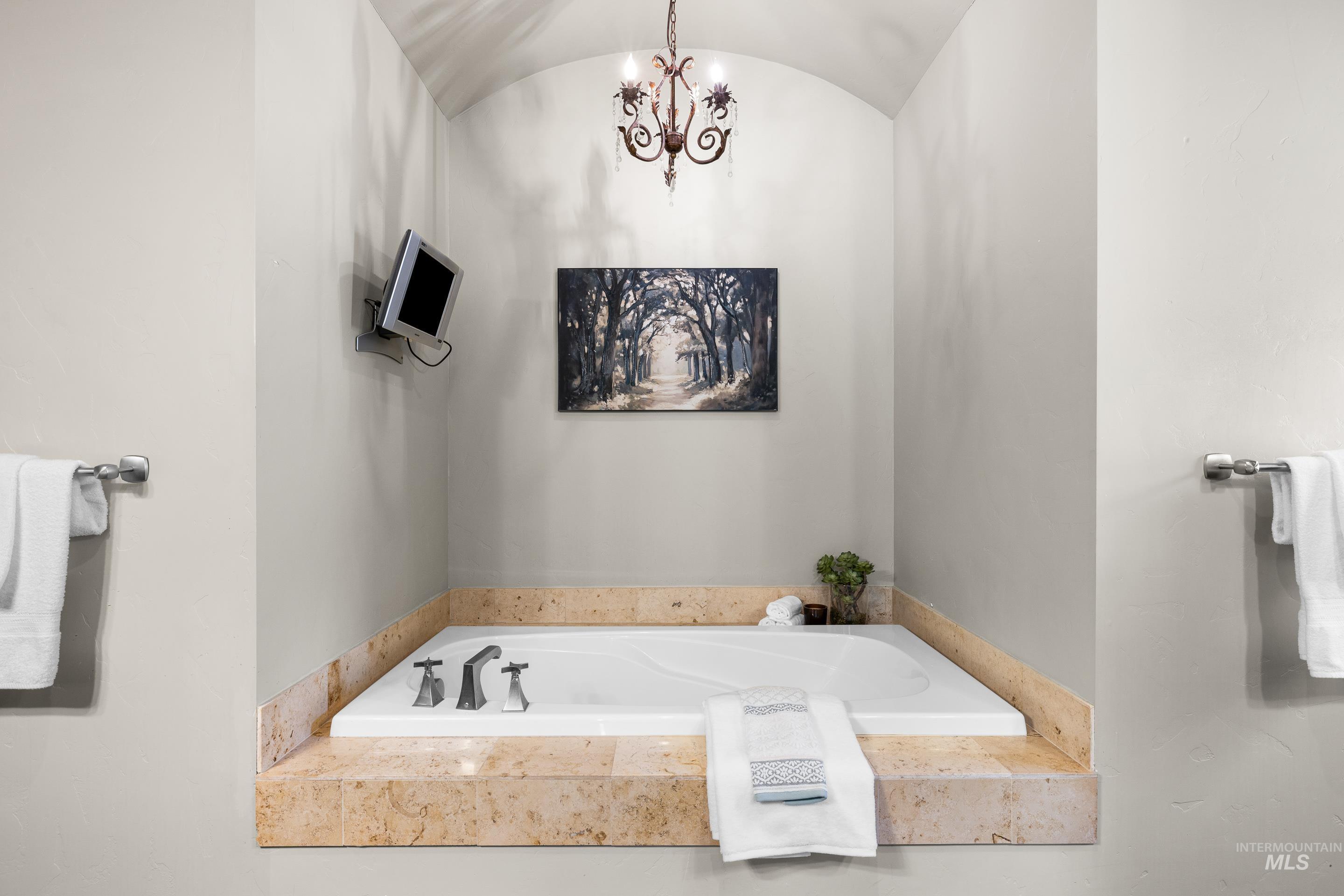 5350 N Brook Mist Place, Boise, Idaho 83713, 4 Bedrooms, 3 Bathrooms, Residential For Sale, Price $850,000,MLS 98979824