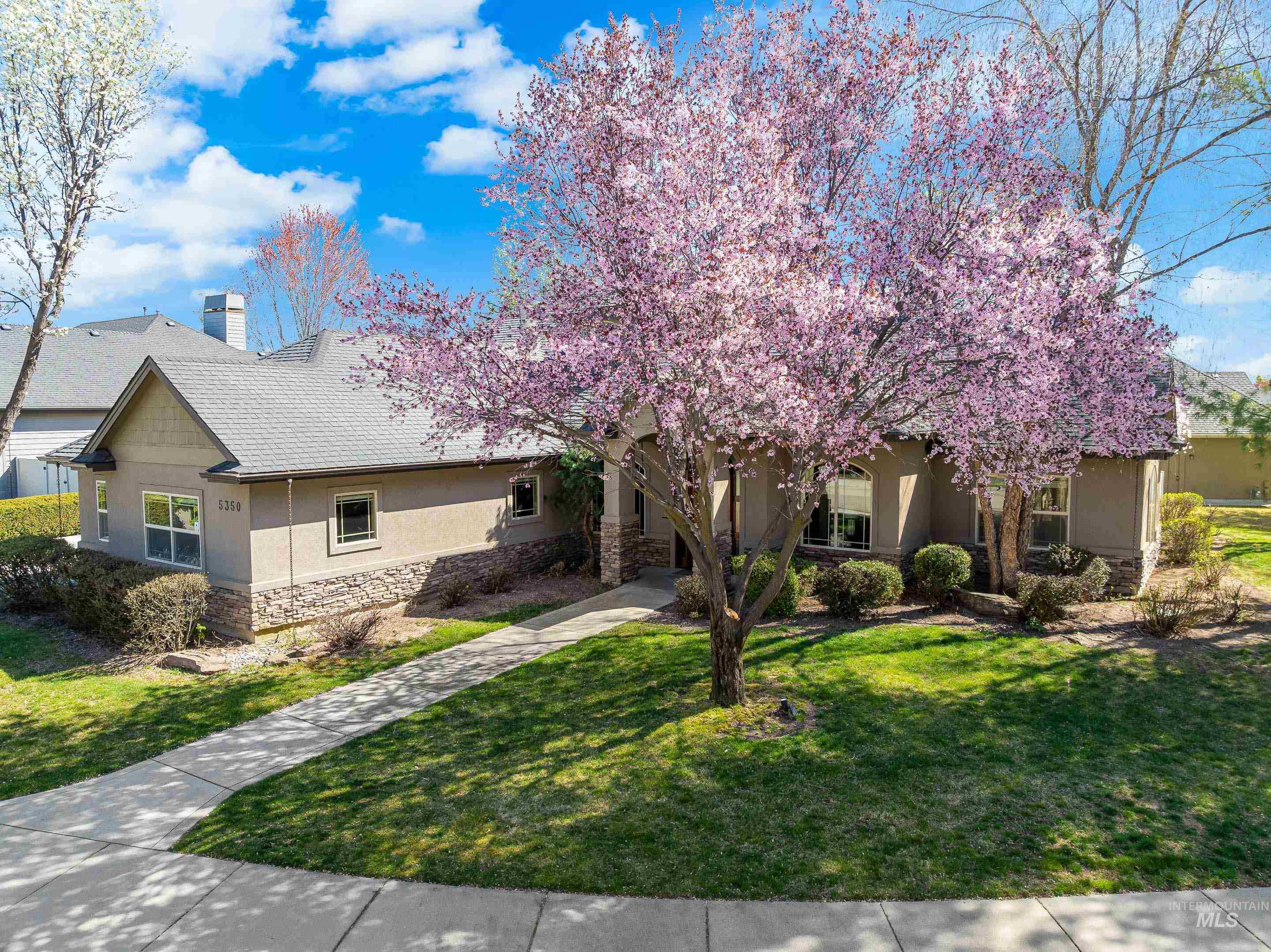 5350 N Brook Mist Place, Boise, Idaho 83713, 4 Bedrooms, 3 Bathrooms, Residential For Sale, Price $850,000,MLS 98979824