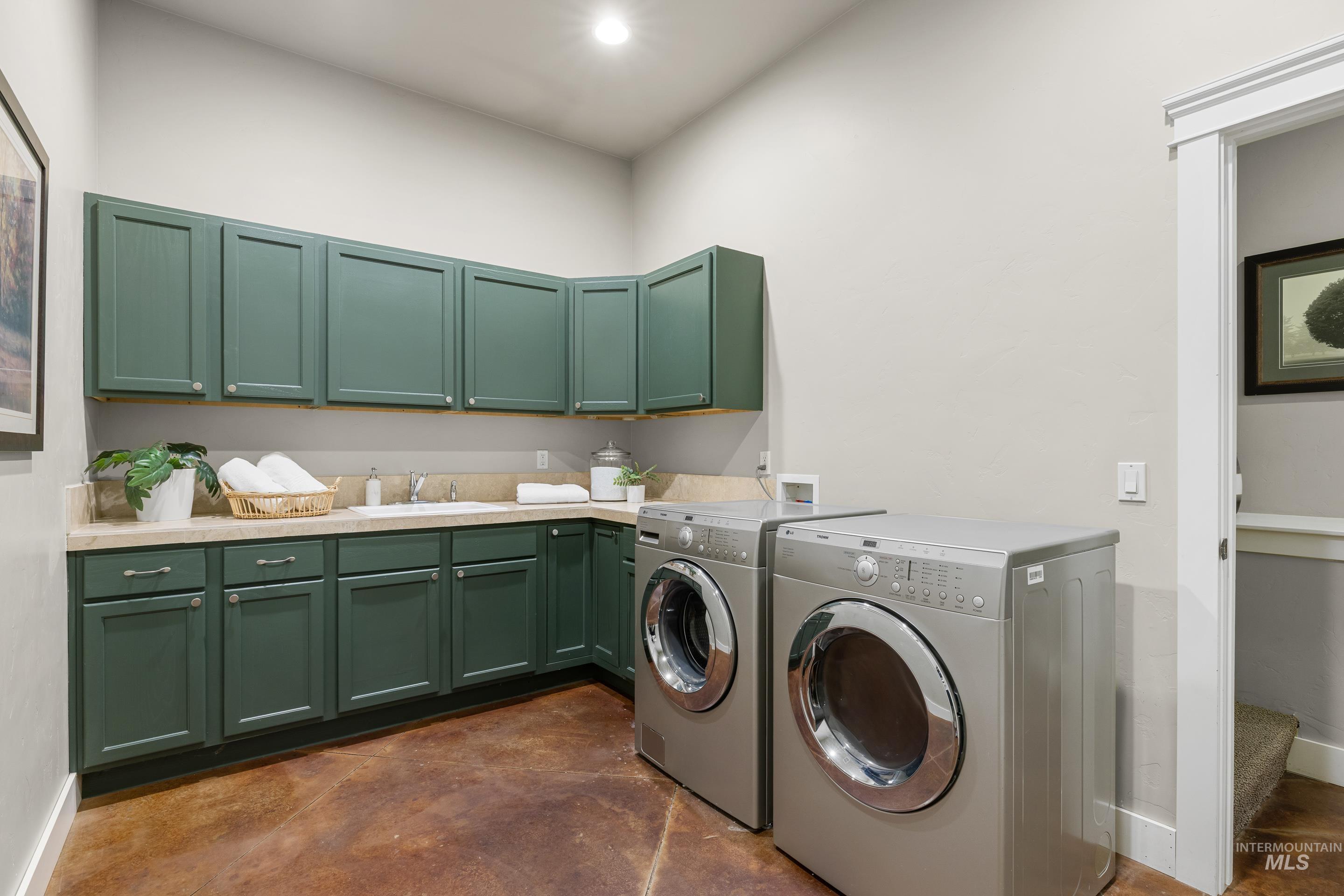 5350 N Brook Mist Place, Boise, Idaho 83713, 4 Bedrooms, 3 Bathrooms, Residential For Sale, Price $850,000,MLS 98979824