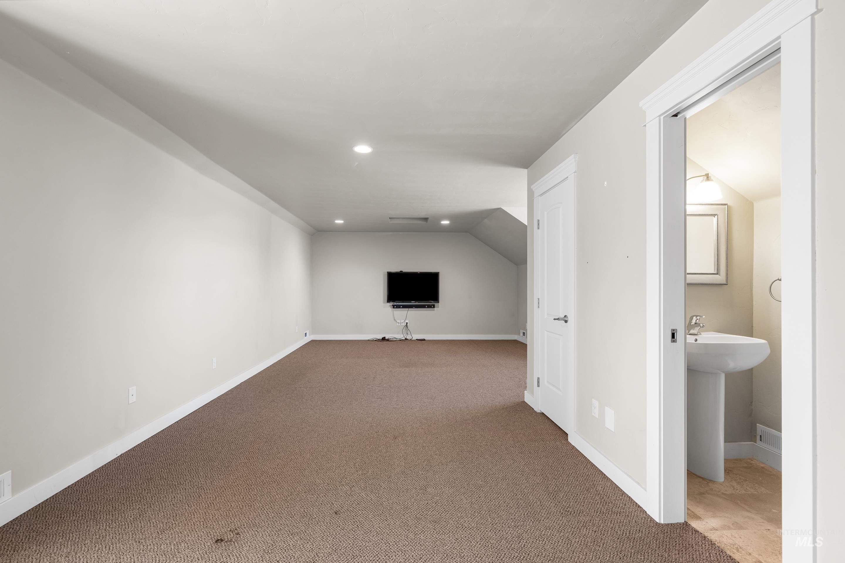 5350 N Brook Mist Place, Boise, Idaho 83713, 4 Bedrooms, 3 Bathrooms, Residential For Sale, Price $850,000,MLS 98979824