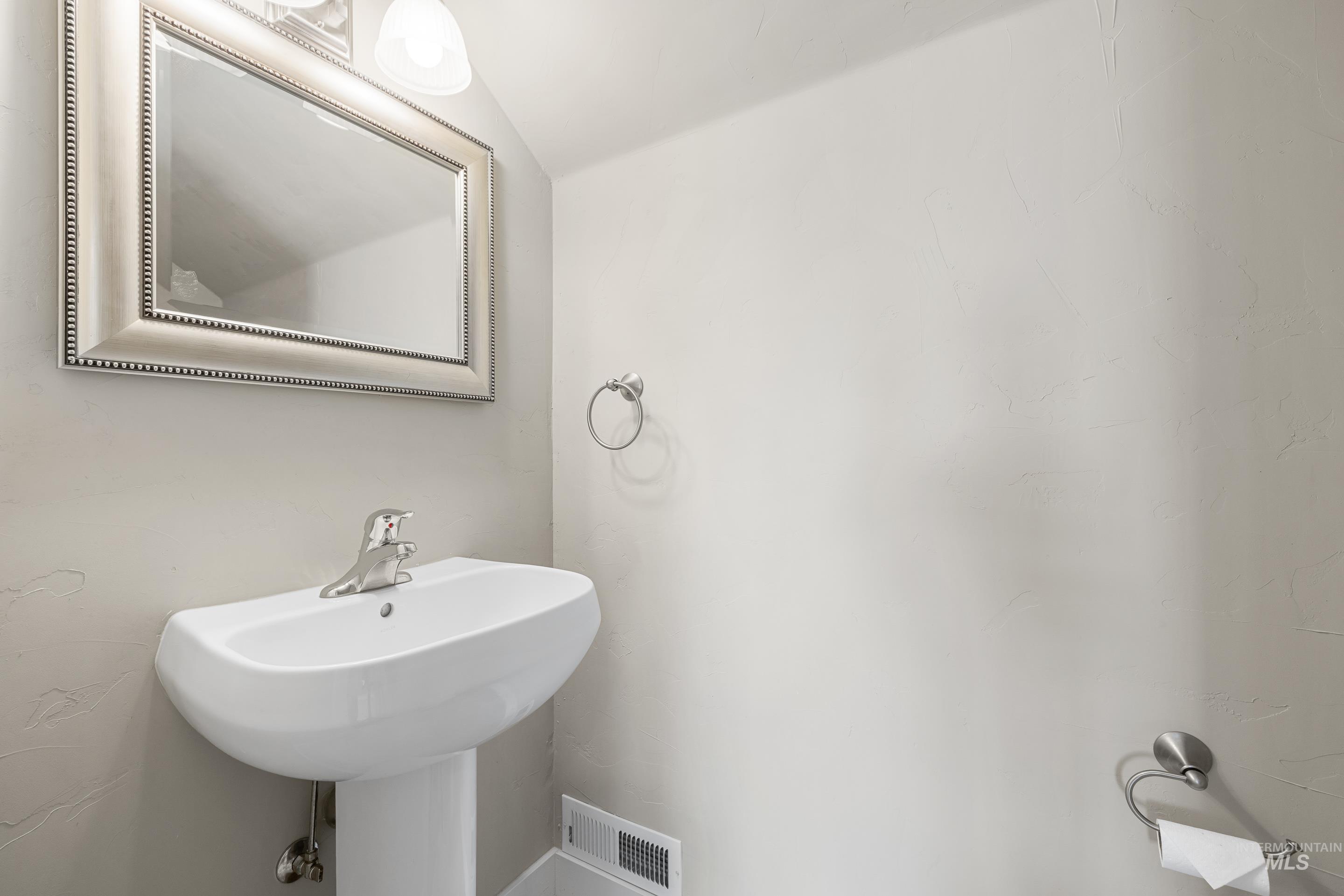 5350 N Brook Mist Place, Boise, Idaho 83713, 4 Bedrooms, 3 Bathrooms, Residential For Sale, Price $850,000,MLS 98979824