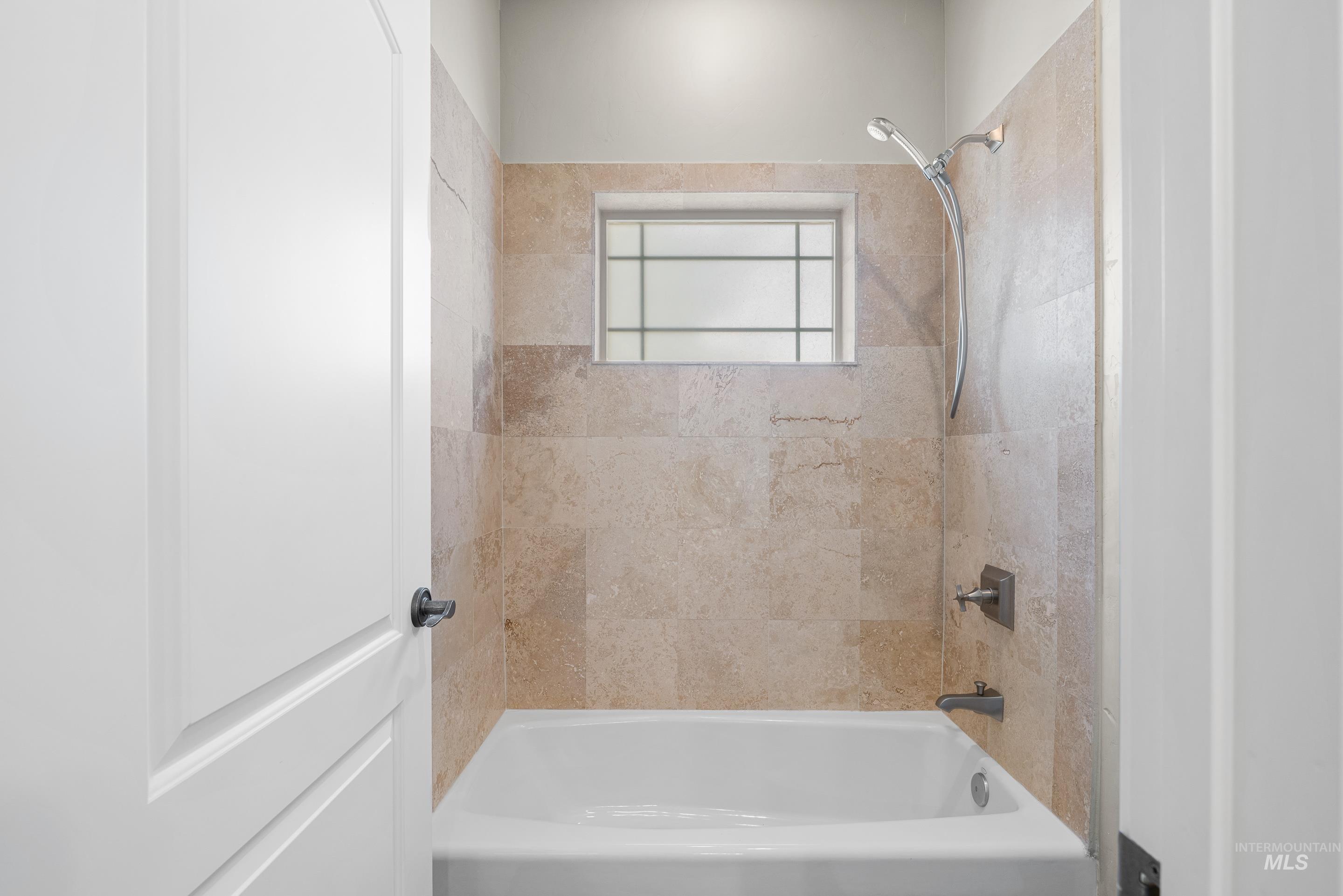 5350 N Brook Mist Place, Boise, Idaho 83713, 4 Bedrooms, 3 Bathrooms, Residential For Sale, Price $850,000,MLS 98979824