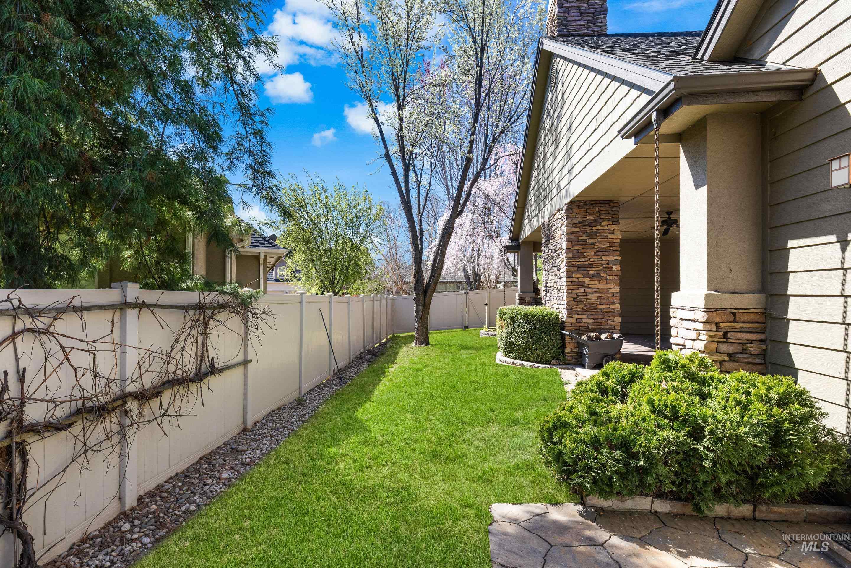 5350 N Brook Mist Place, Boise, Idaho 83713, 4 Bedrooms, 3 Bathrooms, Residential For Sale, Price $850,000,MLS 98979824