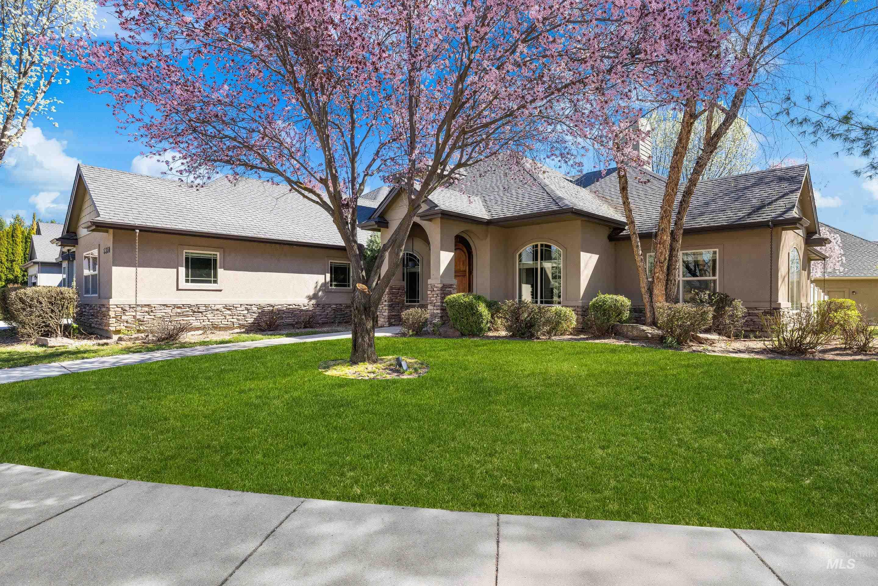 5350 N Brook Mist Place, Boise, Idaho 83713, 4 Bedrooms, 3 Bathrooms, Residential For Sale, Price $850,000,MLS 98979824