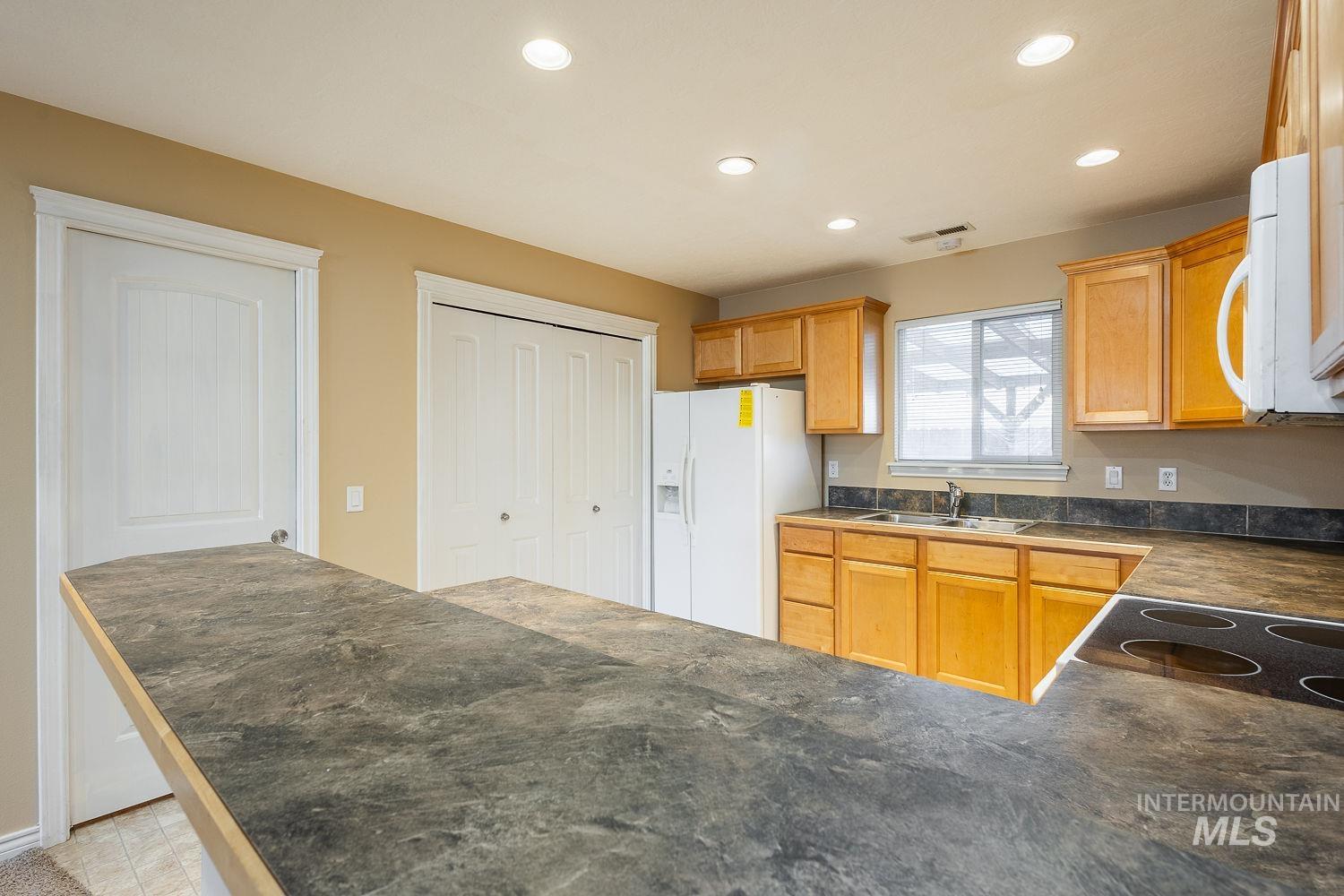 3309 W Palouse St., Boise, Idaho 83705, 2 Bedrooms, 1.5 Bathrooms, Residential For Sale, Price $399,900, 98979830