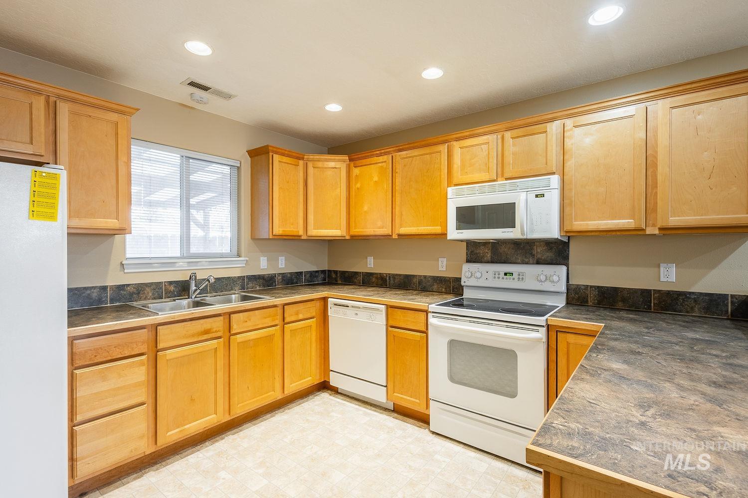 3309 W Palouse St., Boise, Idaho 83705, 2 Bedrooms, 1.5 Bathrooms, Residential For Sale, Price $399,900, 98979830