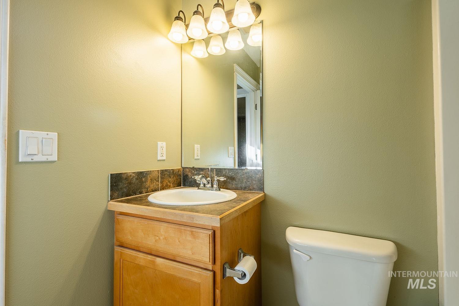 3309 W Palouse St., Boise, Idaho 83705, 2 Bedrooms, 1.5 Bathrooms, Residential For Sale, Price $399,900, 98979830