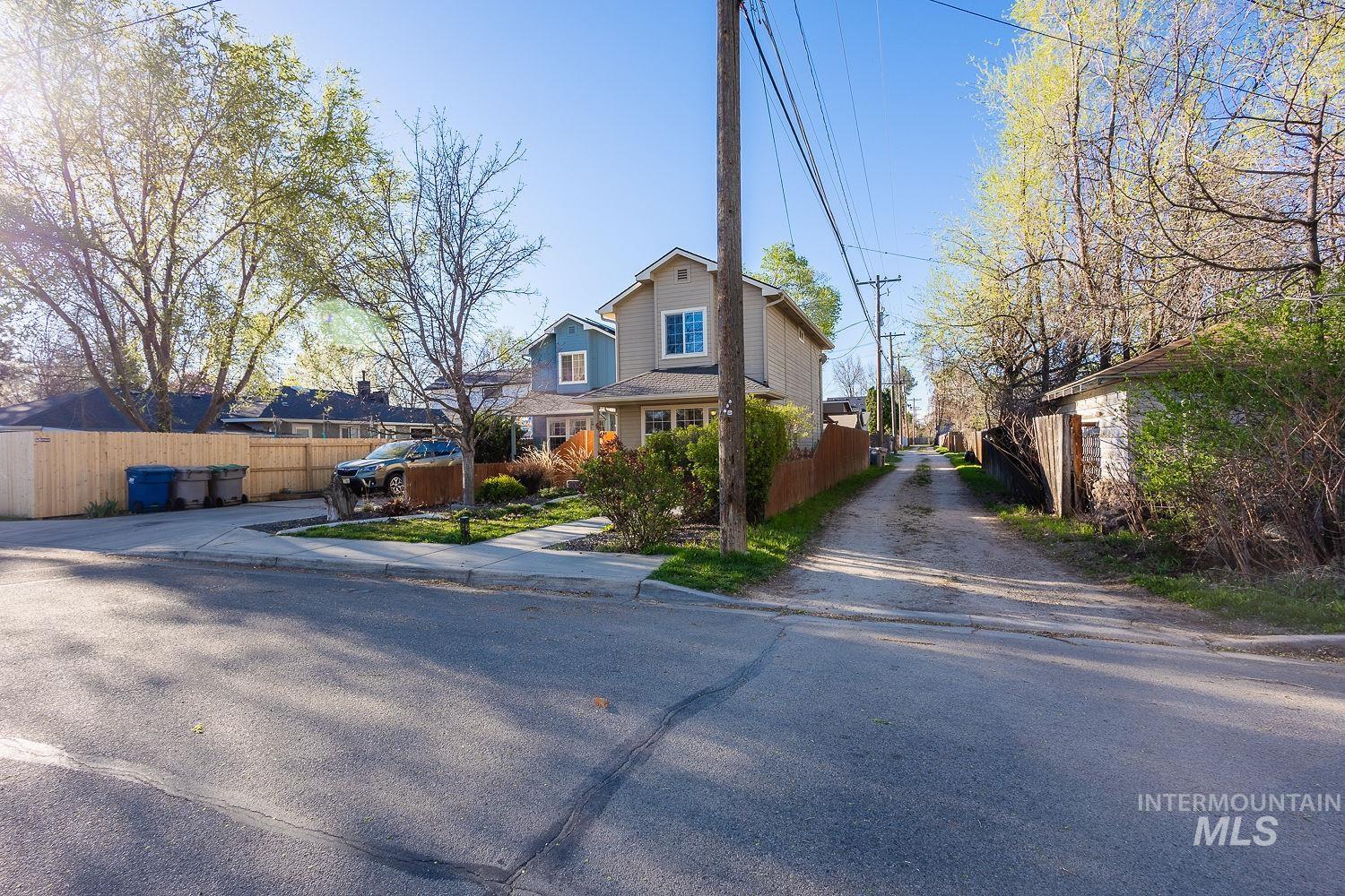 3309 W Palouse St., Boise, Idaho 83705, 2 Bedrooms, 1.5 Bathrooms, Residential For Sale, Price $399,900, 98979830