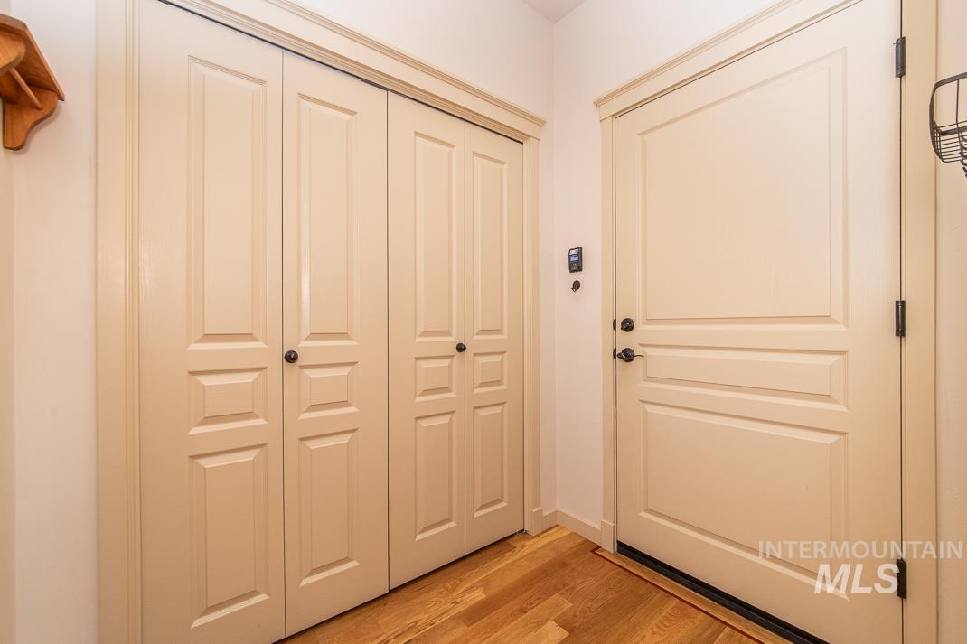 727 Sedgewick St, Meridian, Idaho 83646, 3 Bedrooms, 2 Bathrooms, Residential For Sale, Price $458,900, 98979831