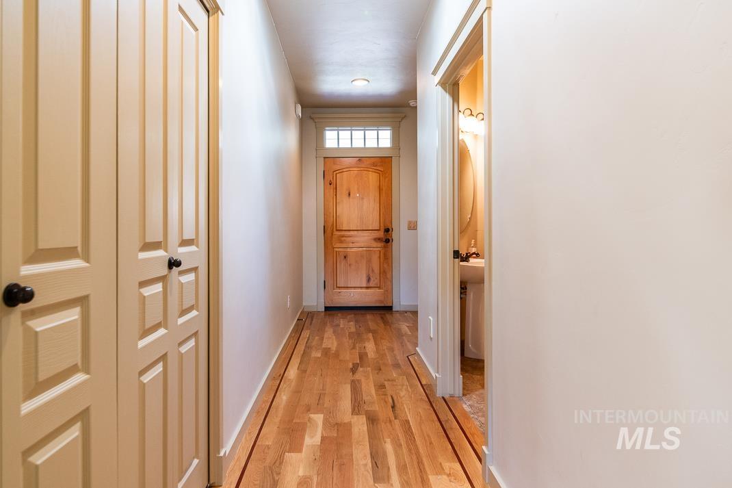 727 Sedgewick St, Meridian, Idaho 83646, 3 Bedrooms, 2 Bathrooms, Residential For Sale, Price $458,900, 98979831