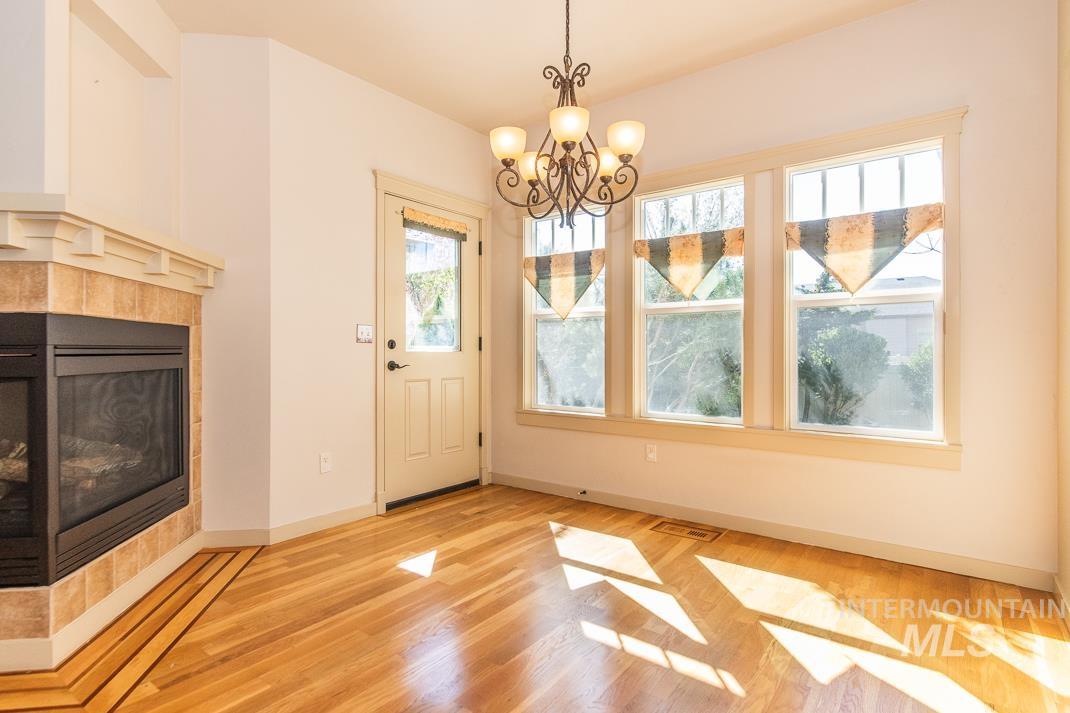 727 Sedgewick St, Meridian, Idaho 83646, 3 Bedrooms, 2 Bathrooms, Residential For Sale, Price $458,900, 98979831