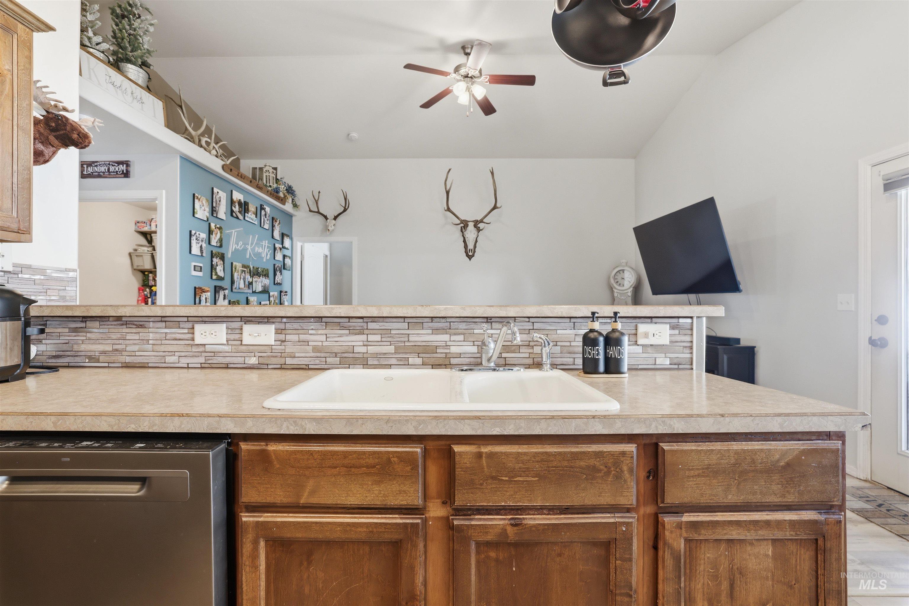 1008 S Date St., Jerome, Idaho 83338, 3 Bedrooms, 2 Bathrooms, Residential For Sale, Price $339,999, 98979836