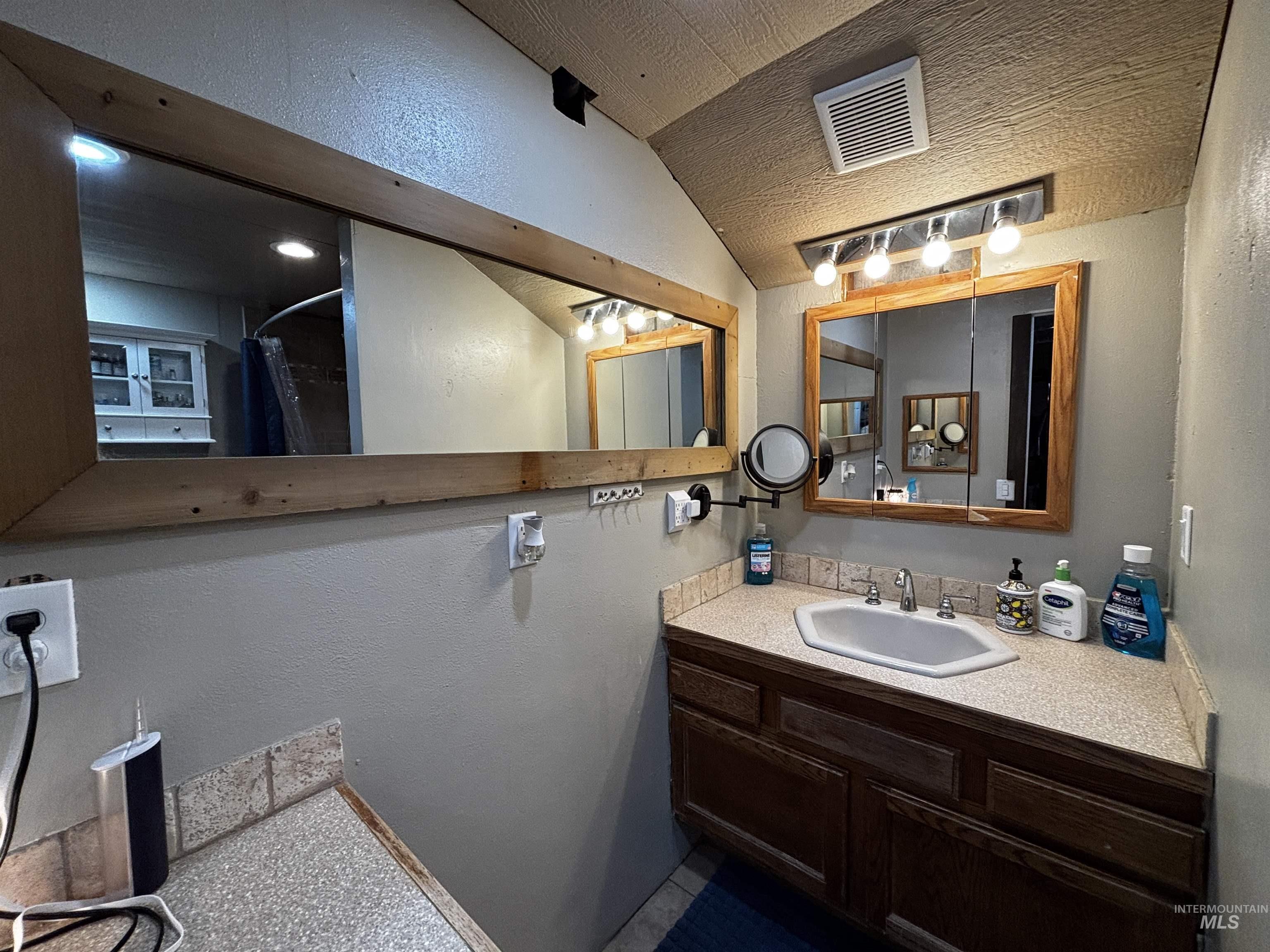 2217 E 4000 N, Filer, Idaho 83328, 4 Bedrooms, 2 Bathrooms, Residential For Sale, Price $345,000, 98979843