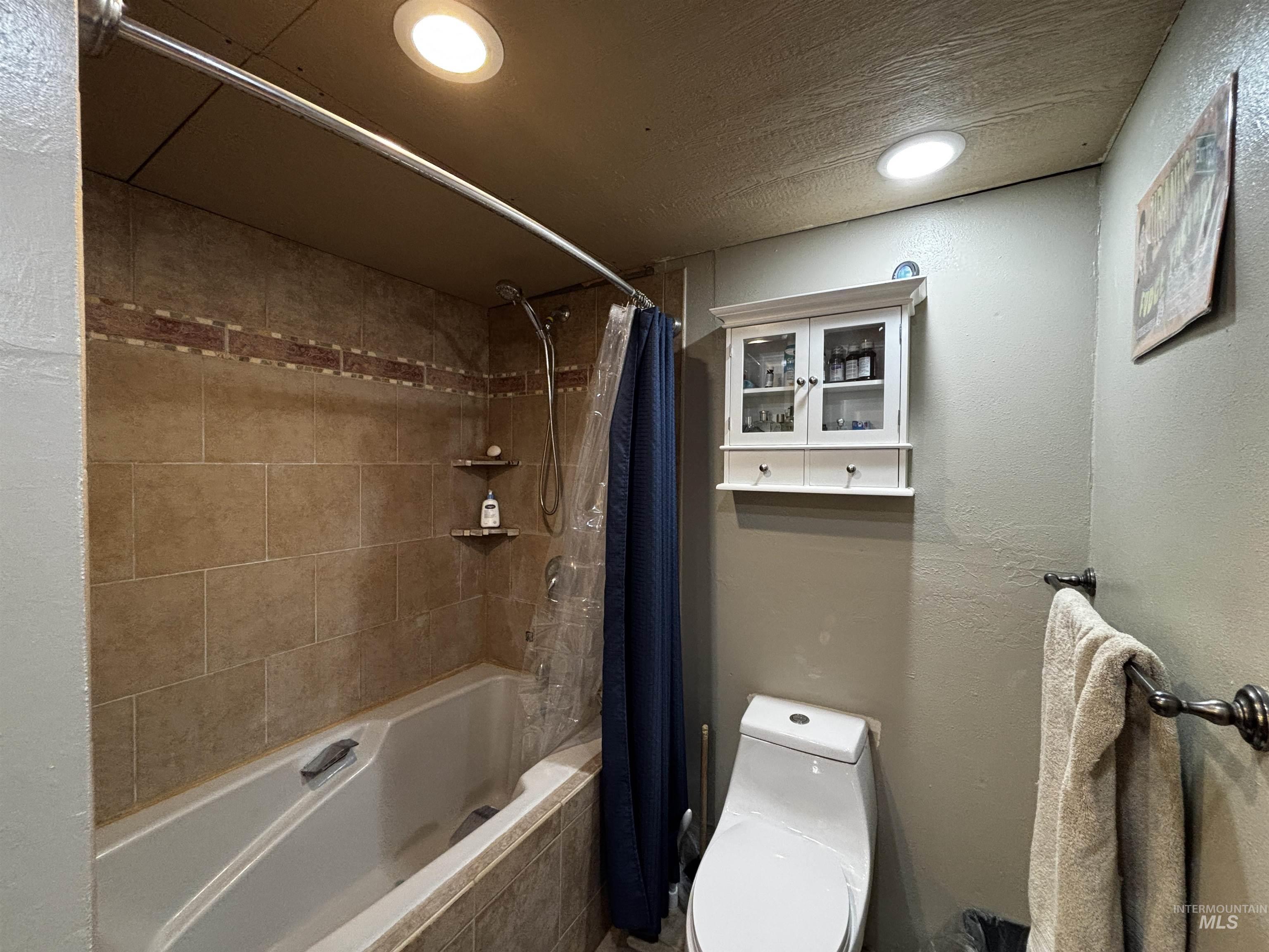 2217 E 4000 N, Filer, Idaho 83328, 4 Bedrooms, 2 Bathrooms, Residential For Sale, Price $345,000, 98979843