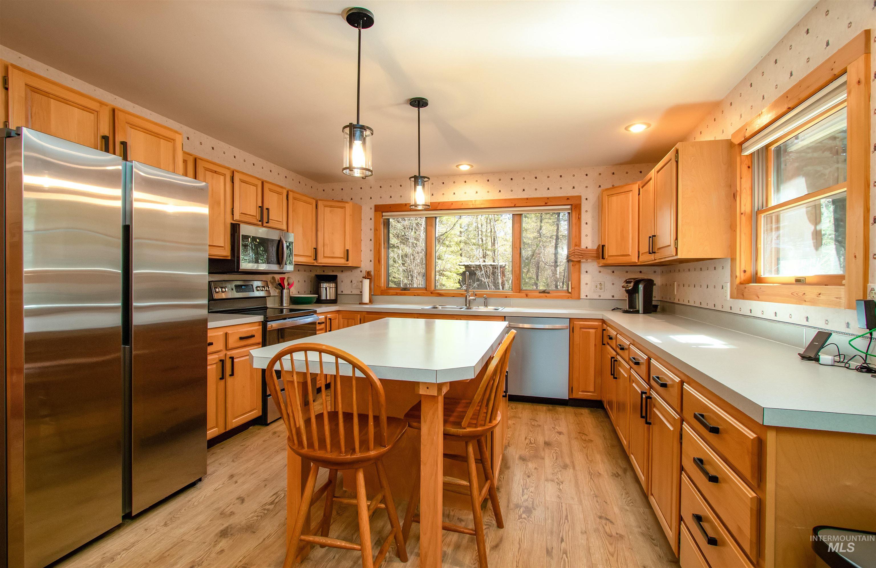 12712 Hereford, Donnelly, Idaho 83615, 3 Bedrooms, 2 Bathrooms, Residential For Sale, Price $895,000,MLS 98979844