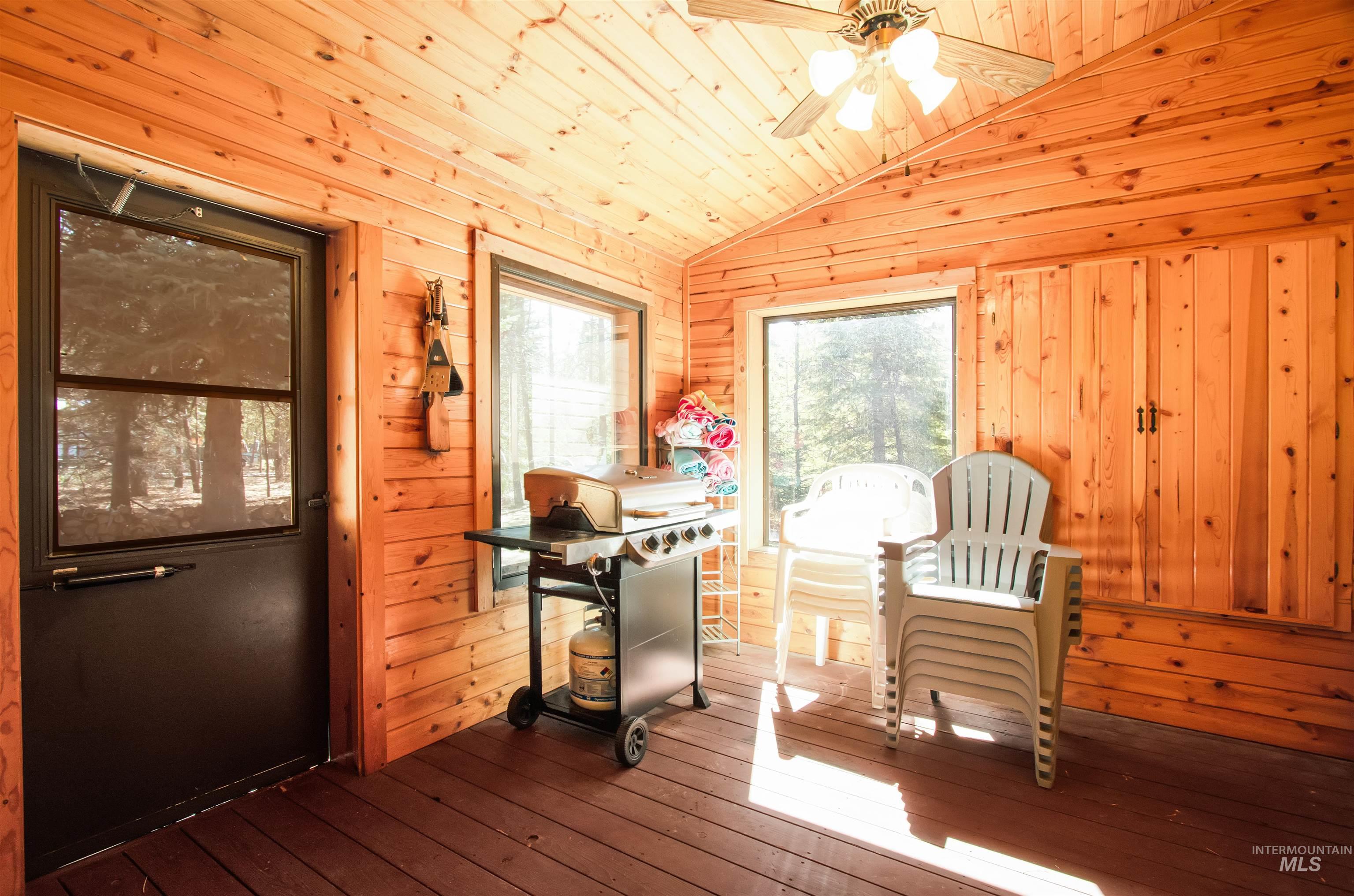 12712 Hereford, Donnelly, Idaho 83615, 3 Bedrooms, 2 Bathrooms, Residential For Sale, Price $895,000,MLS 98979844