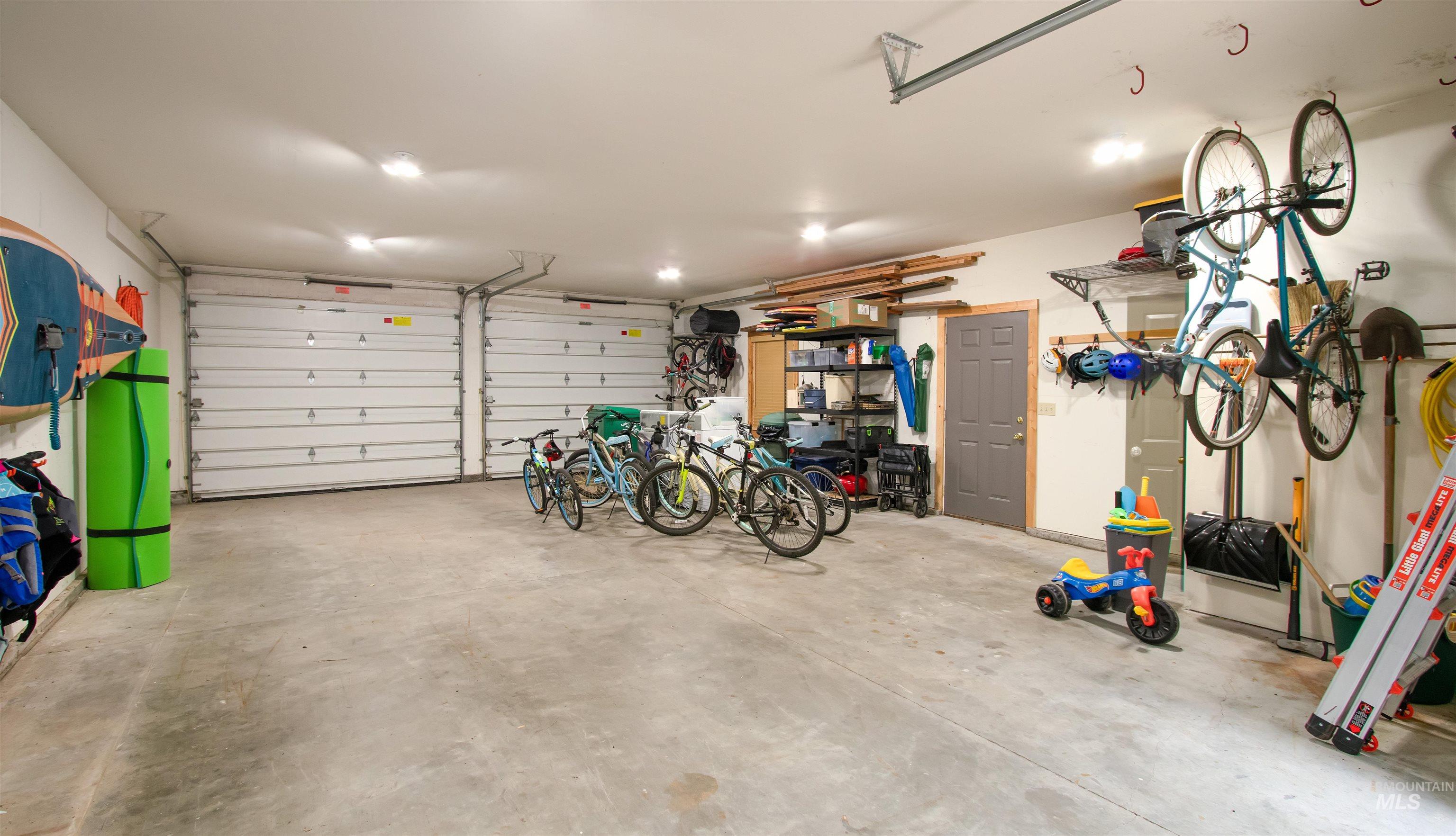 12712 Hereford, Donnelly, Idaho 83615, 3 Bedrooms, 2 Bathrooms, Residential For Sale, Price $895,000,MLS 98979844