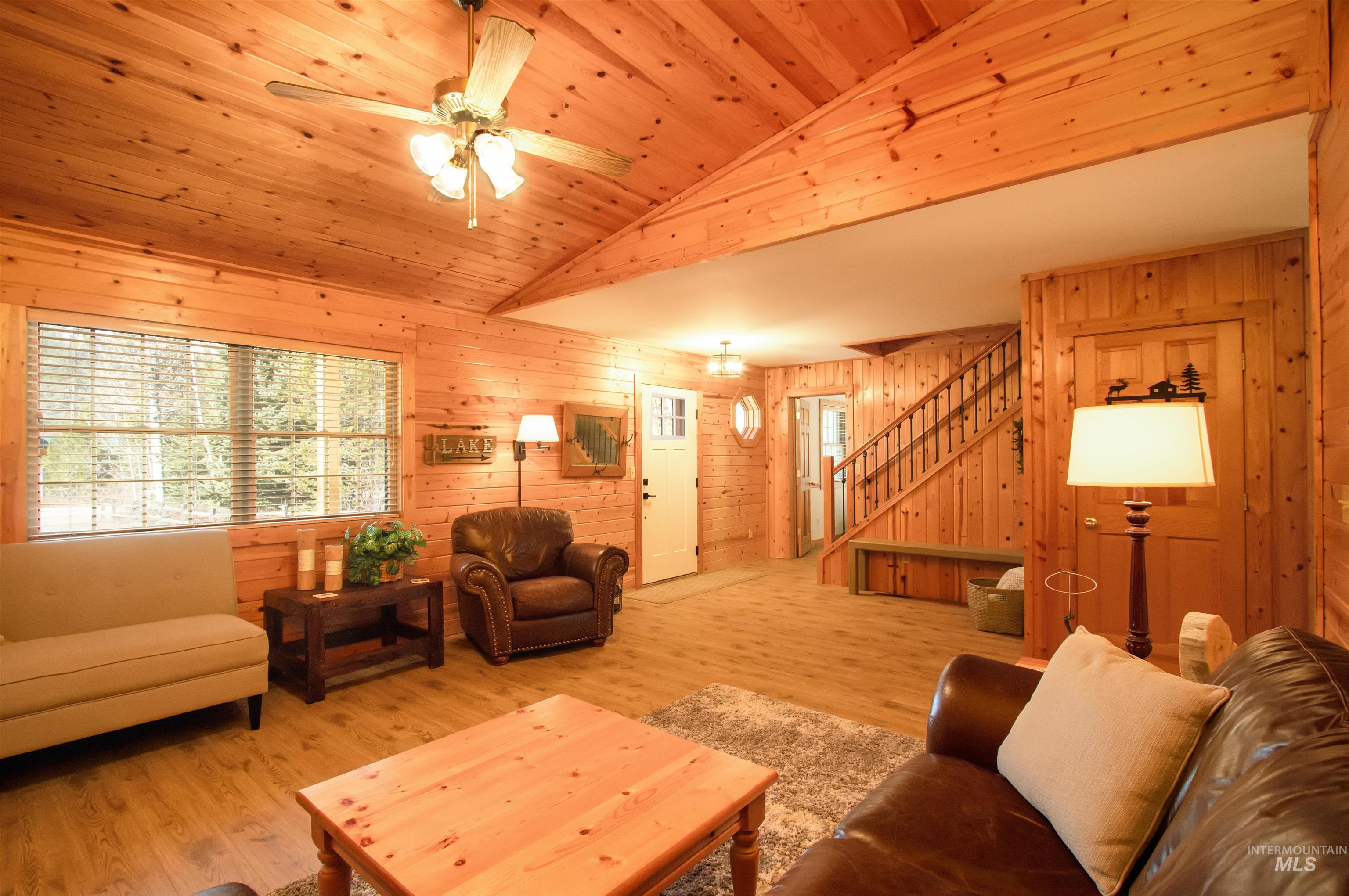 12712 Hereford, Donnelly, Idaho 83615, 3 Bedrooms, 2 Bathrooms, Residential For Sale, Price $895,000,MLS 98979844