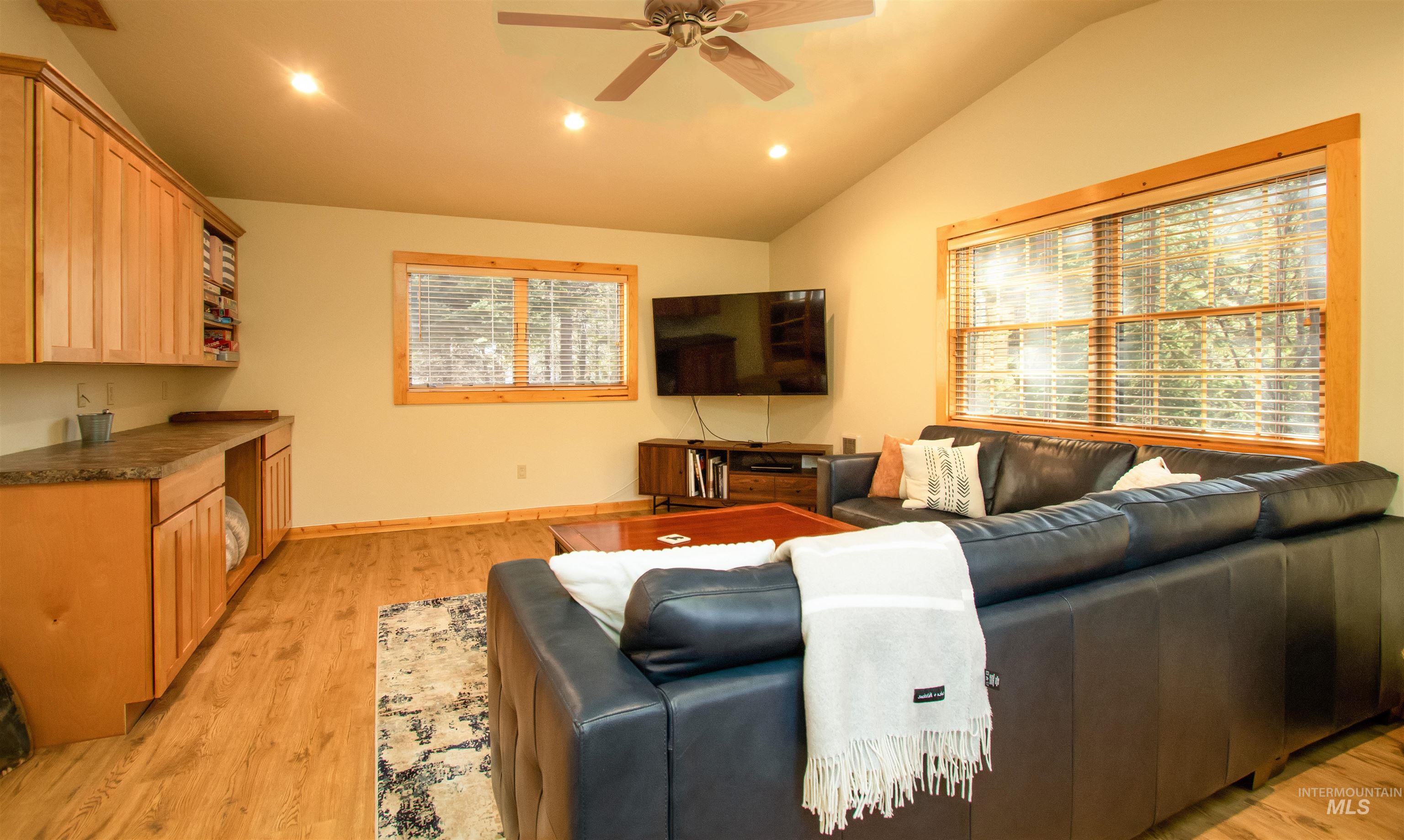 12712 Hereford, Donnelly, Idaho 83615, 3 Bedrooms, 2 Bathrooms, Residential For Sale, Price $895,000,MLS 98979844