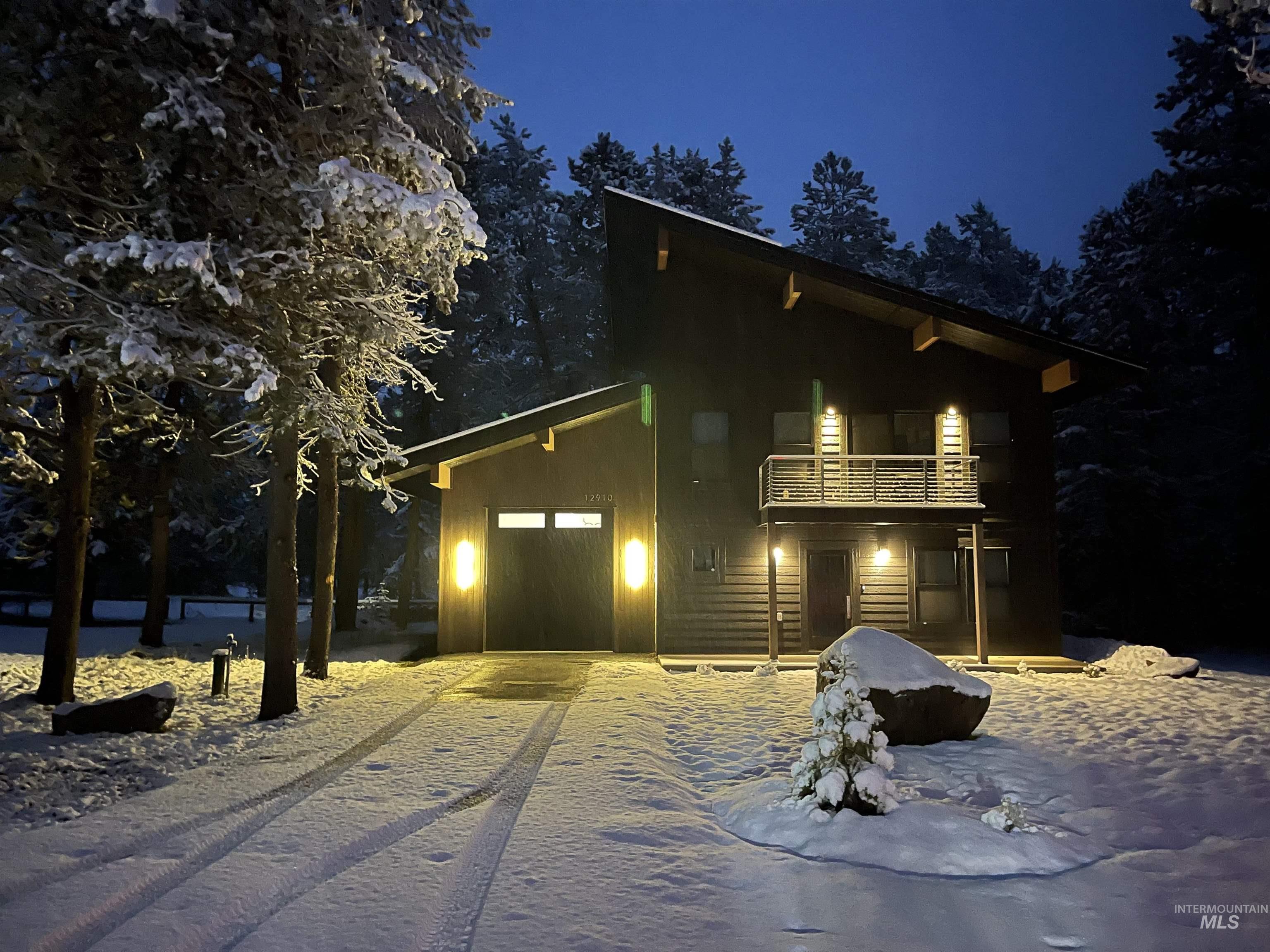 12910 DAWN DR, Donnelly, Idaho 83615, 3 Bedrooms, 2.5 Bathrooms, Residential For Sale, Price $1,129,000,MLS 98979845