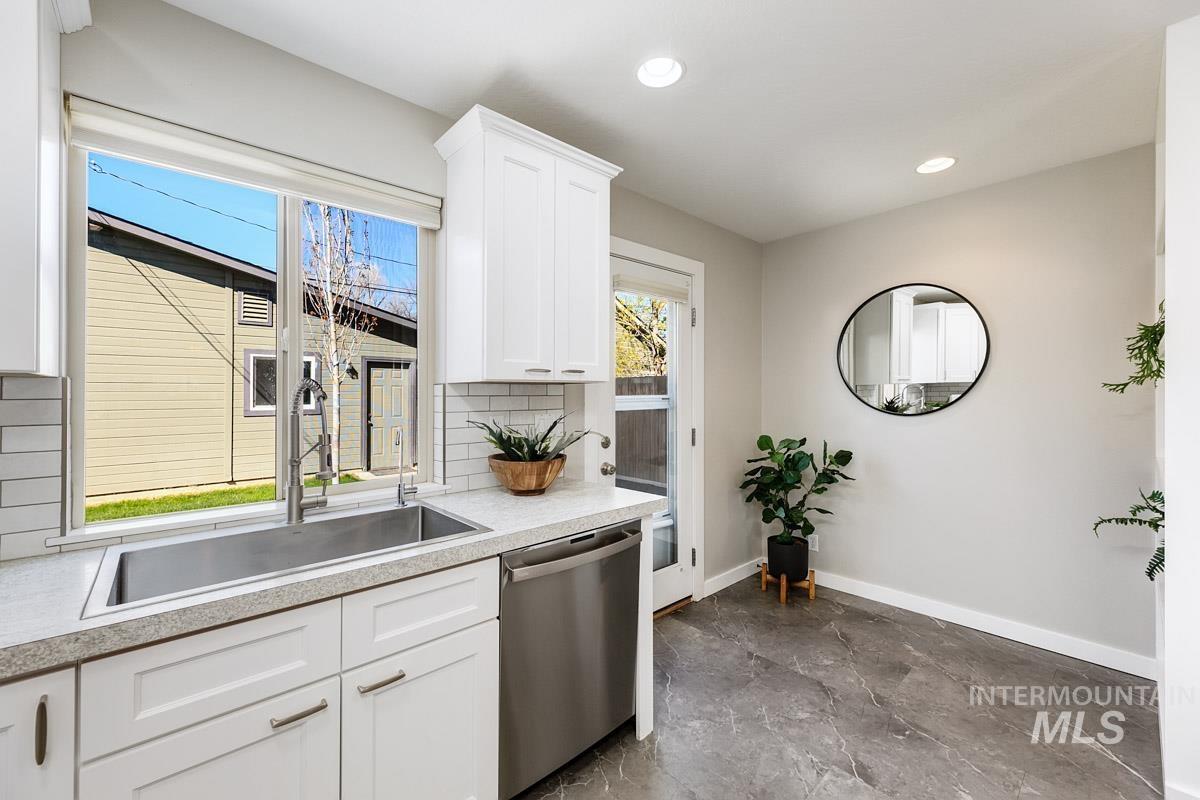 2045 S Gourley St., Boise, Idaho 83705, 2 Bedrooms, 2 Bathrooms, Residential For Sale, Price $439,900,MLS 98979846