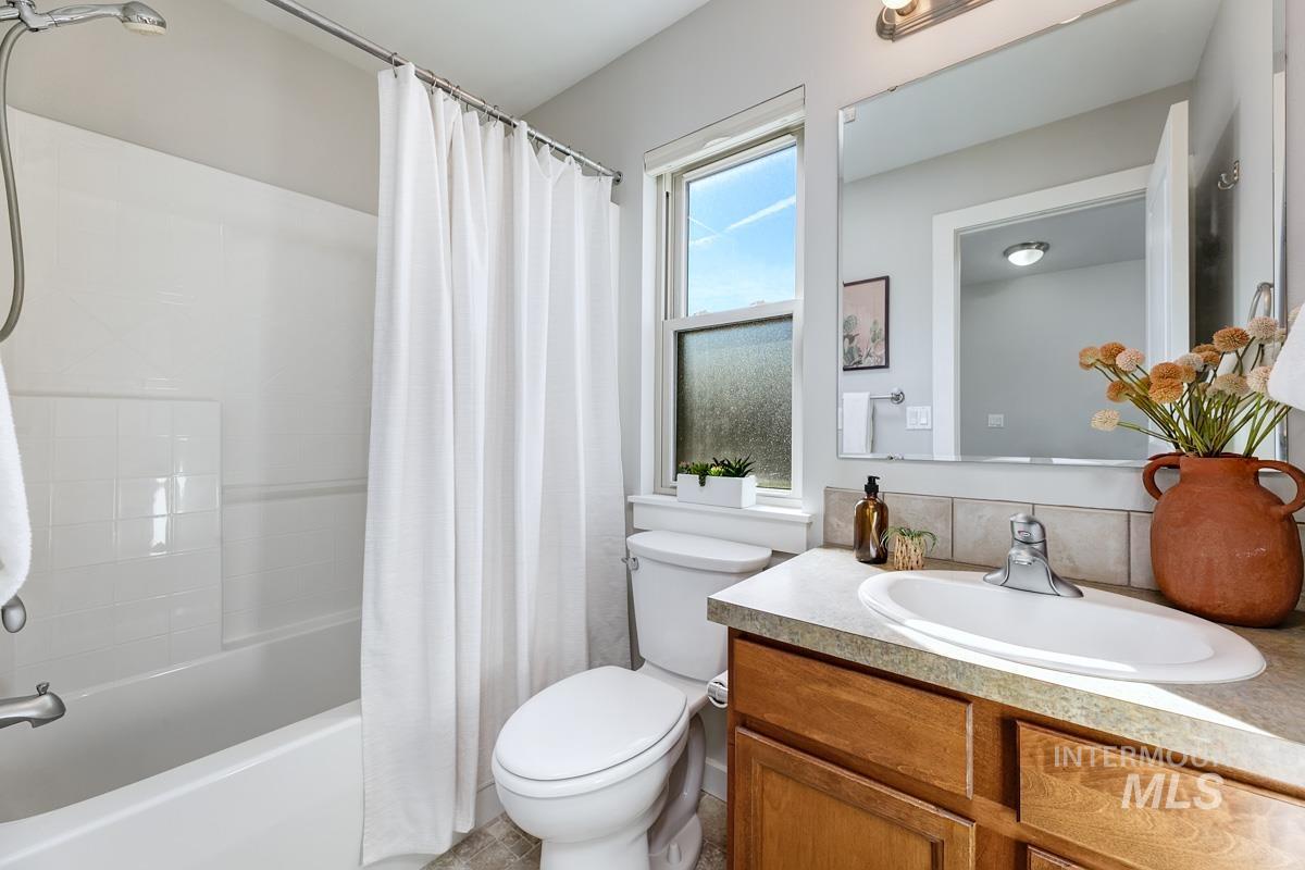 2045 S Gourley St., Boise, Idaho 83705, 2 Bedrooms, 2 Bathrooms, Residential For Sale, Price $439,900,MLS 98979846