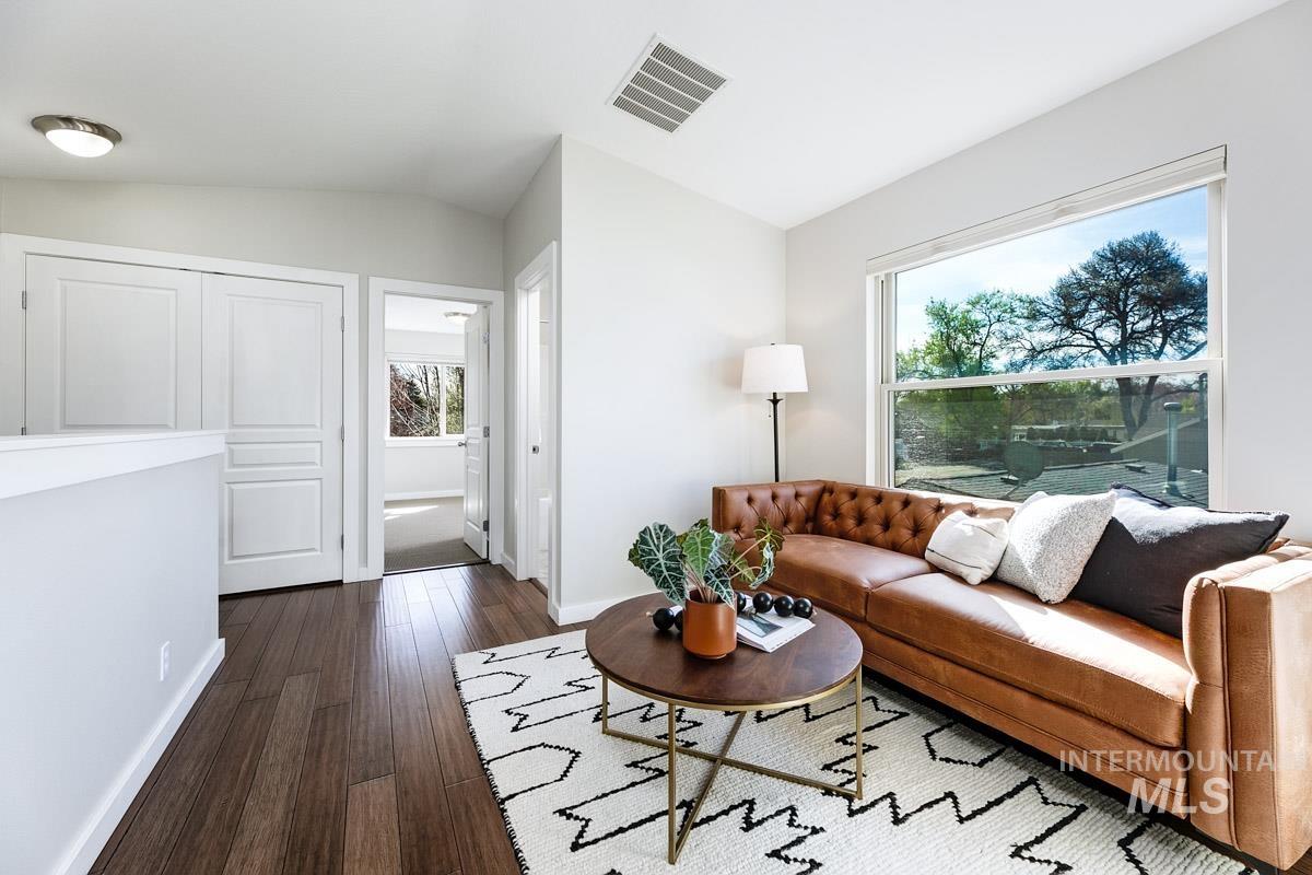 2045 S Gourley St., Boise, Idaho 83705, 2 Bedrooms, 2 Bathrooms, Residential For Sale, Price $439,900,MLS 98979846