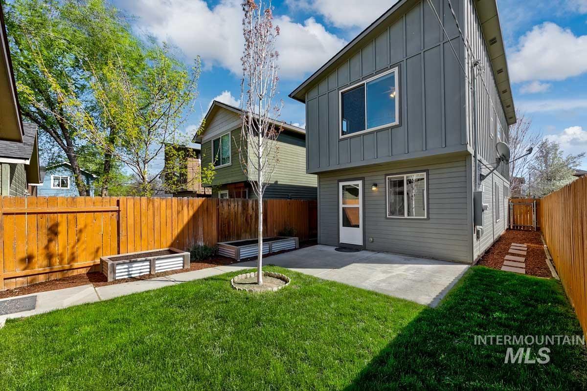 2045 S Gourley St., Boise, Idaho 83705, 2 Bedrooms, 2 Bathrooms, Residential For Sale, Price $439,900,MLS 98979846