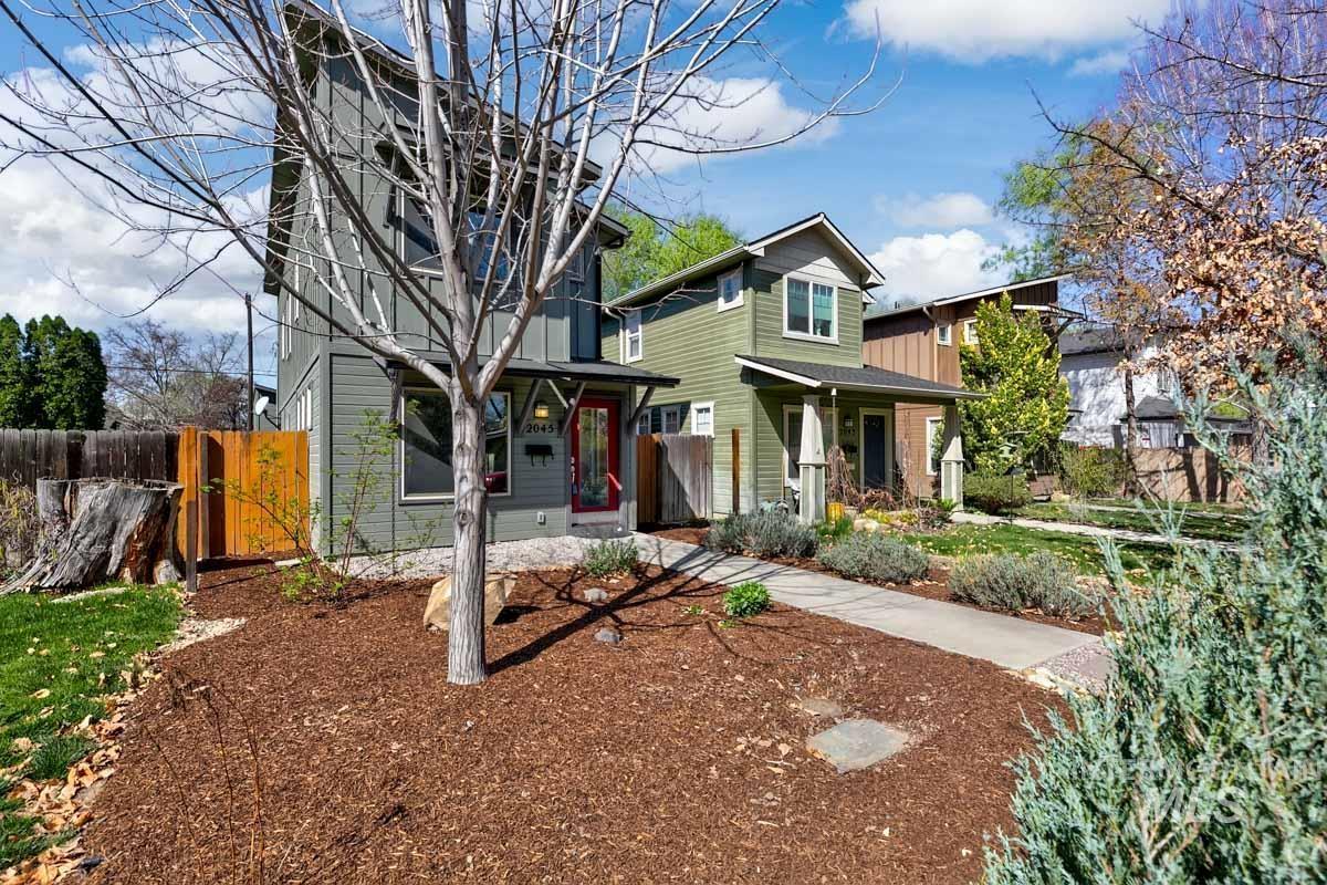 2045 S Gourley St., Boise, Idaho 83705, 2 Bedrooms, 2 Bathrooms, Residential For Sale, Price $439,900,MLS 98979846