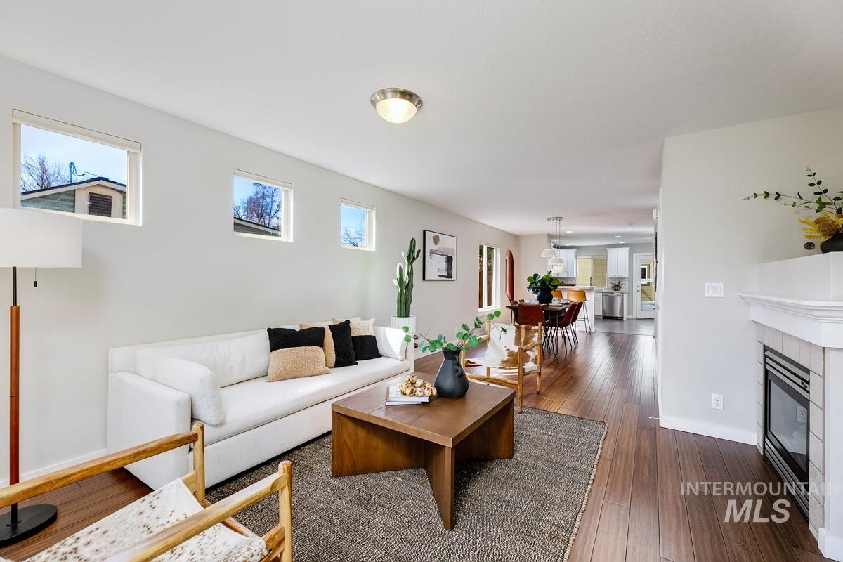 2045 S Gourley St., Boise, Idaho 83705, 2 Bedrooms, 2 Bathrooms, Residential For Sale, Price $439,900,MLS 98979846