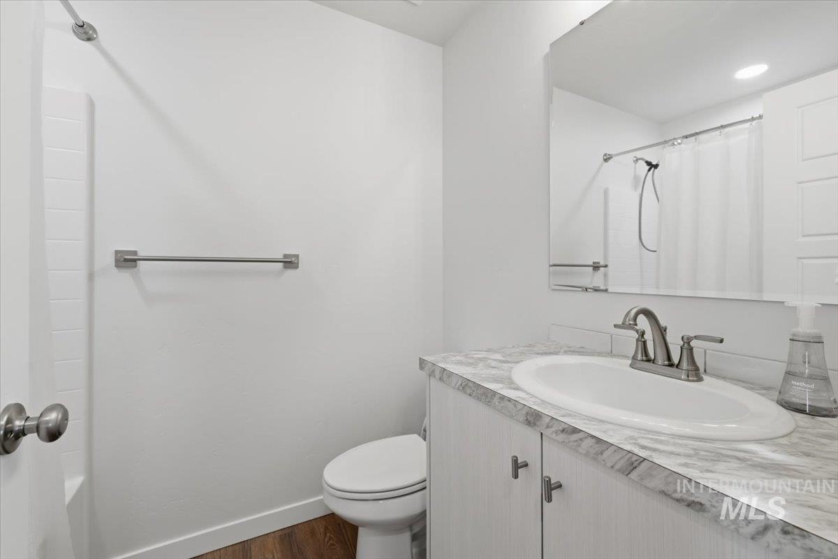 5496 S Desert Cactus Ave, Meridian, Idaho 83642, 3 Bedrooms, 2 Bathrooms, Residential For Sale, Price $389,990, 98979847