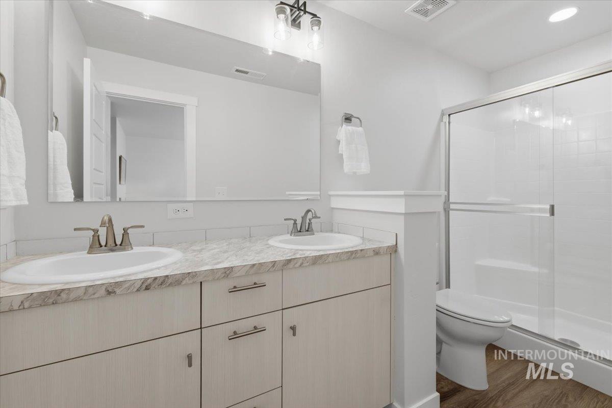 5496 S Desert Cactus Ave, Meridian, Idaho 83642, 3 Bedrooms, 2 Bathrooms, Residential For Sale, Price $389,990, 98979847