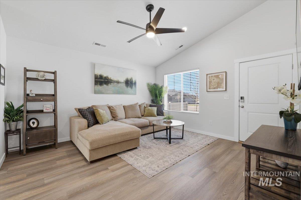 5496 S Desert Cactus Ave, Meridian, Idaho 83642, 3 Bedrooms, 2 Bathrooms, Residential For Sale, Price $389,990, 98979847