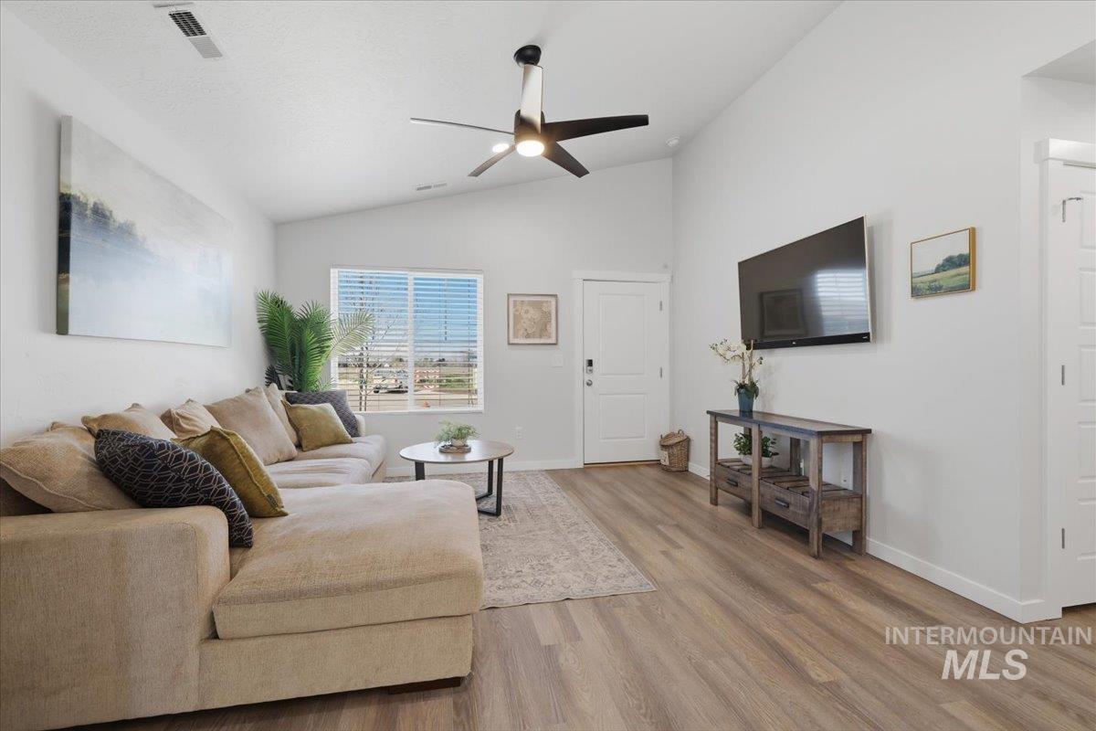 5496 S Desert Cactus Ave, Meridian, Idaho 83642, 3 Bedrooms, 2 Bathrooms, Residential For Sale, Price $389,990, 98979847