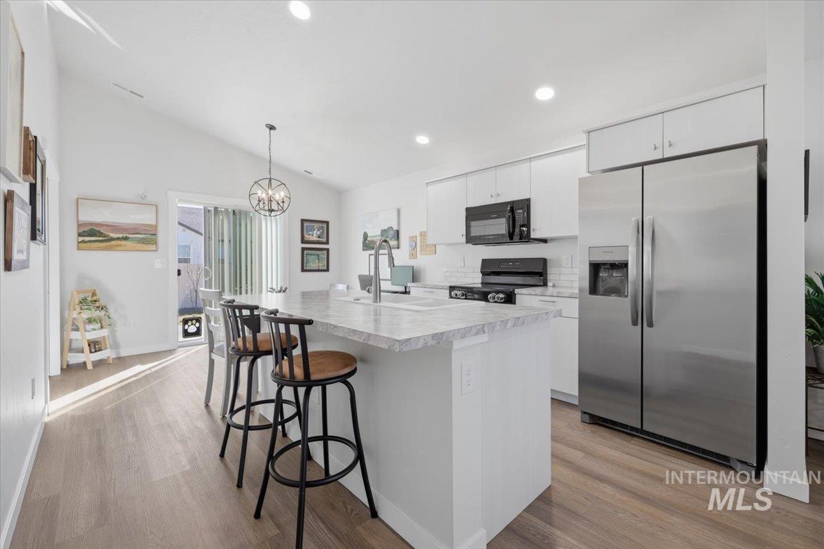 5496 S Desert Cactus Ave, Meridian, Idaho 83642, 3 Bedrooms, 2 Bathrooms, Residential For Sale, Price $389,990, 98979847