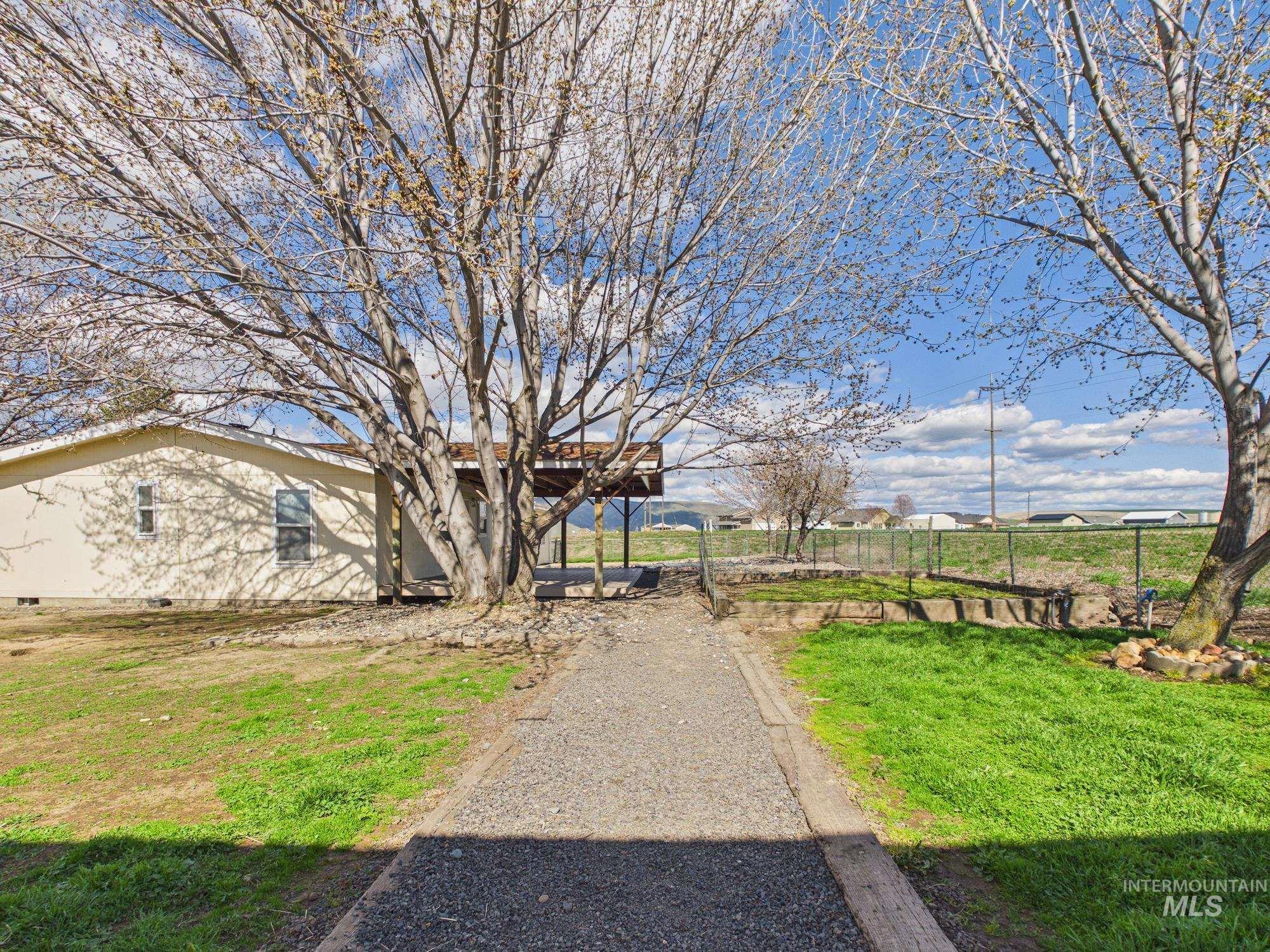 899 Eagles Pointe Blvd., Lewiston, Idaho 83501, 3 Bedrooms, 2 Bathrooms, Residential For Sale, Price $389,000, 98979849