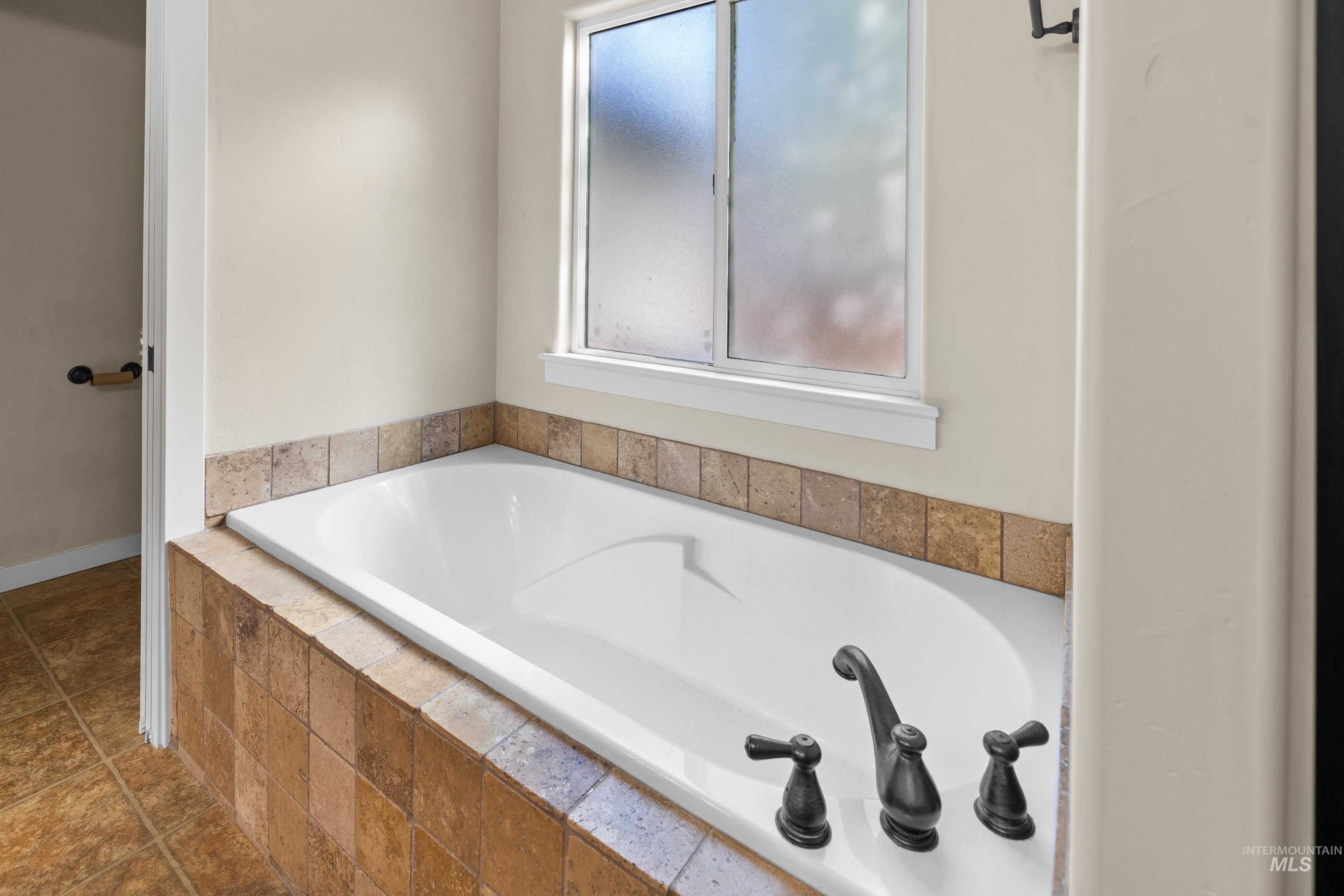 12805 W Berghan St, Boise, Idaho 83709, 3 Bedrooms, 3 Bathrooms, Residential For Sale, Price $629,900,MLS 98979860