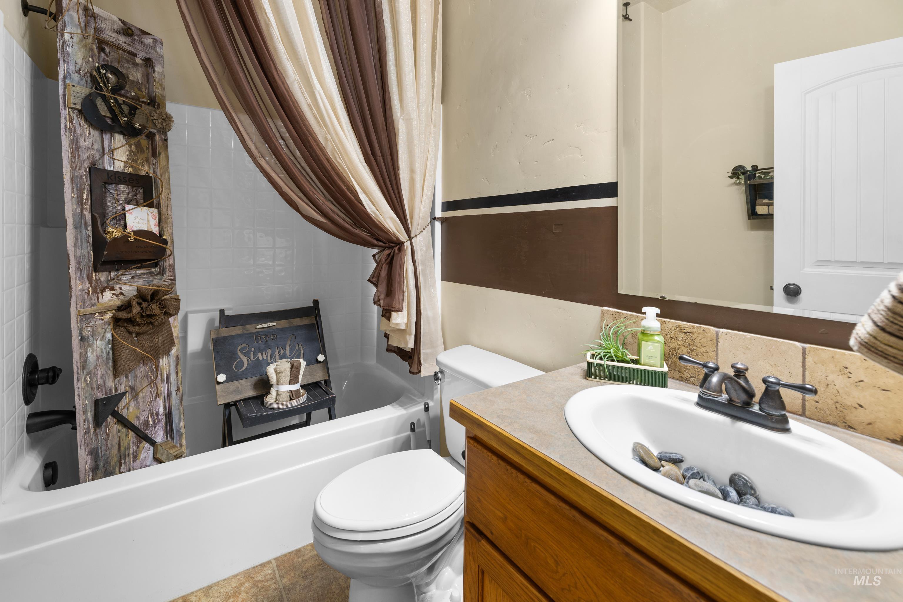 12805 W Berghan St, Boise, Idaho 83709, 3 Bedrooms, 3 Bathrooms, Residential For Sale, Price $629,900,MLS 98979860