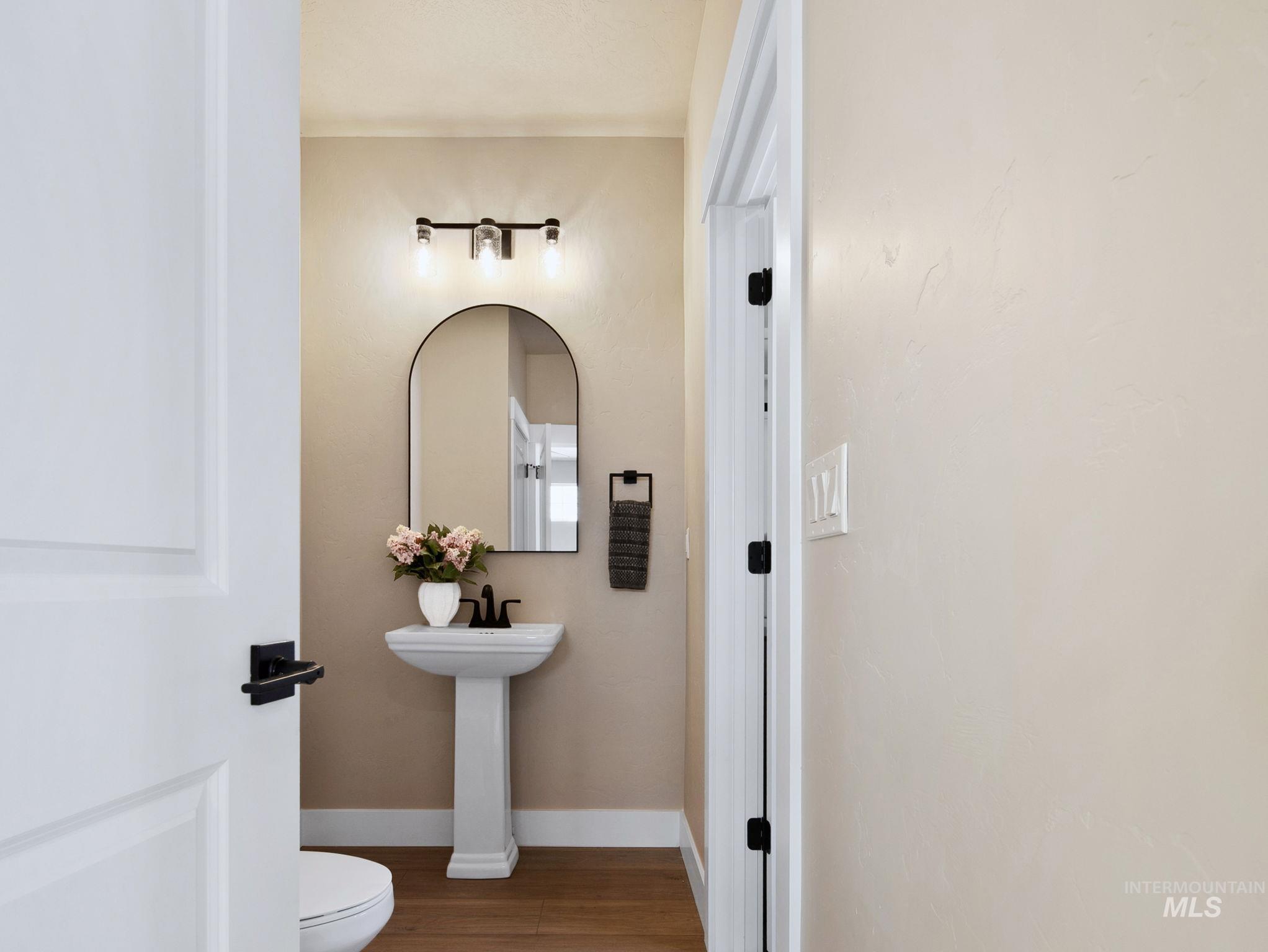 340 E Mayfield Springs Blvd, Mayfield, Idaho 83761, 3 Bedrooms, 2.5 Bathrooms, Residential For Sale, Price $450,000,MLS 98979862