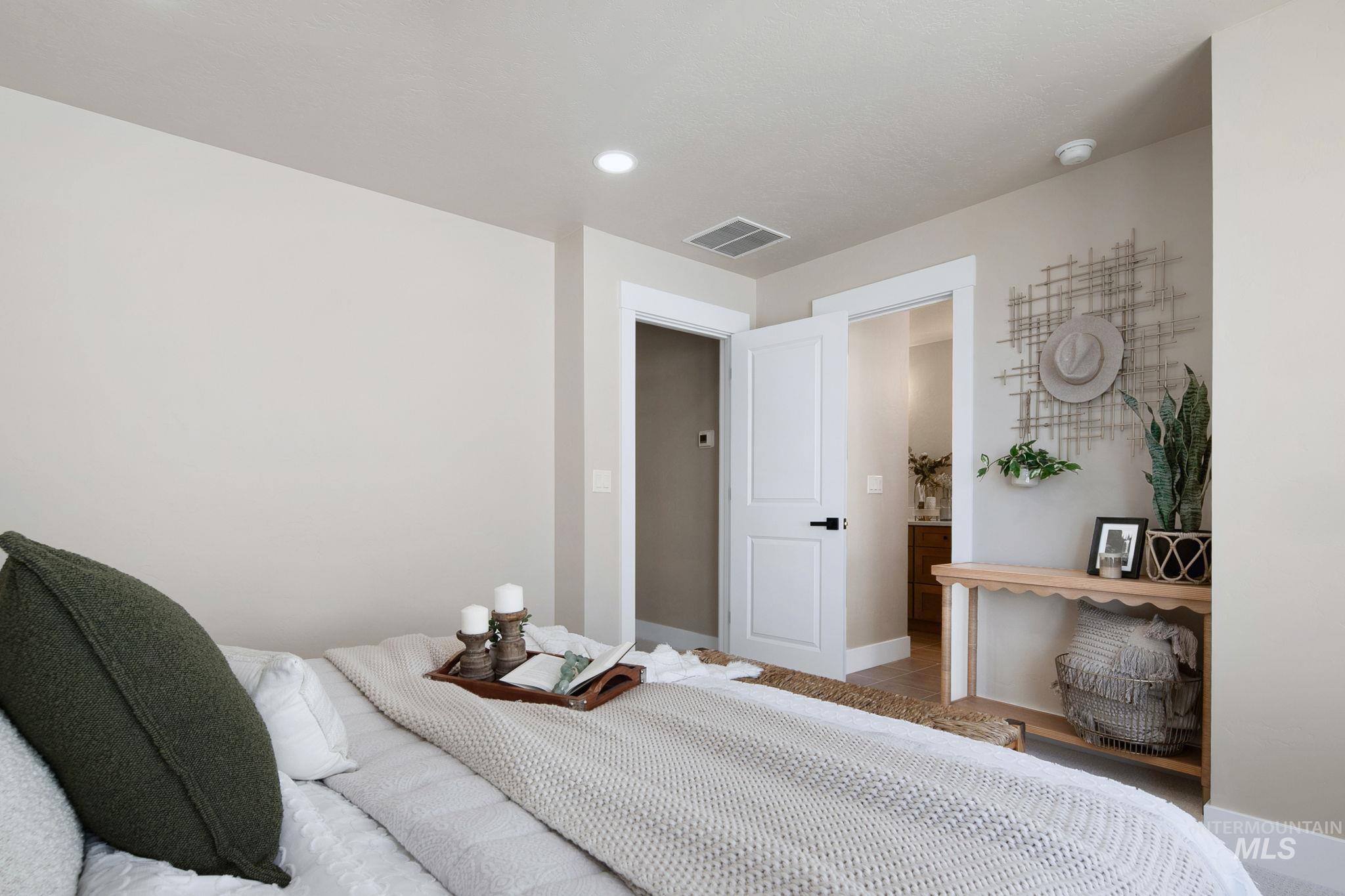 340 E Mayfield Springs Blvd, Mayfield, Idaho 83761, 3 Bedrooms, 2.5 Bathrooms, Residential For Sale, Price $450,000,MLS 98979862