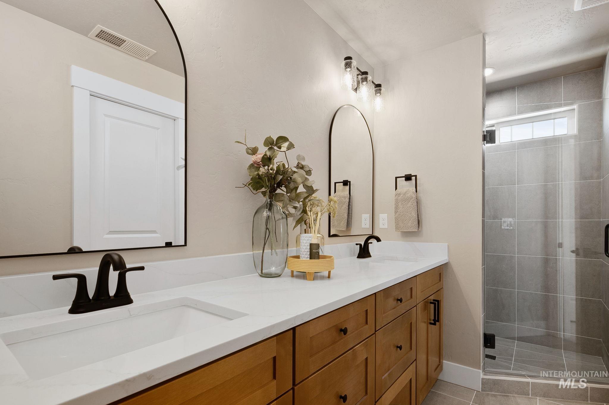 340 E Mayfield Springs Blvd, Mayfield, Idaho 83761, 3 Bedrooms, 2.5 Bathrooms, Residential For Sale, Price $450,000,MLS 98979862