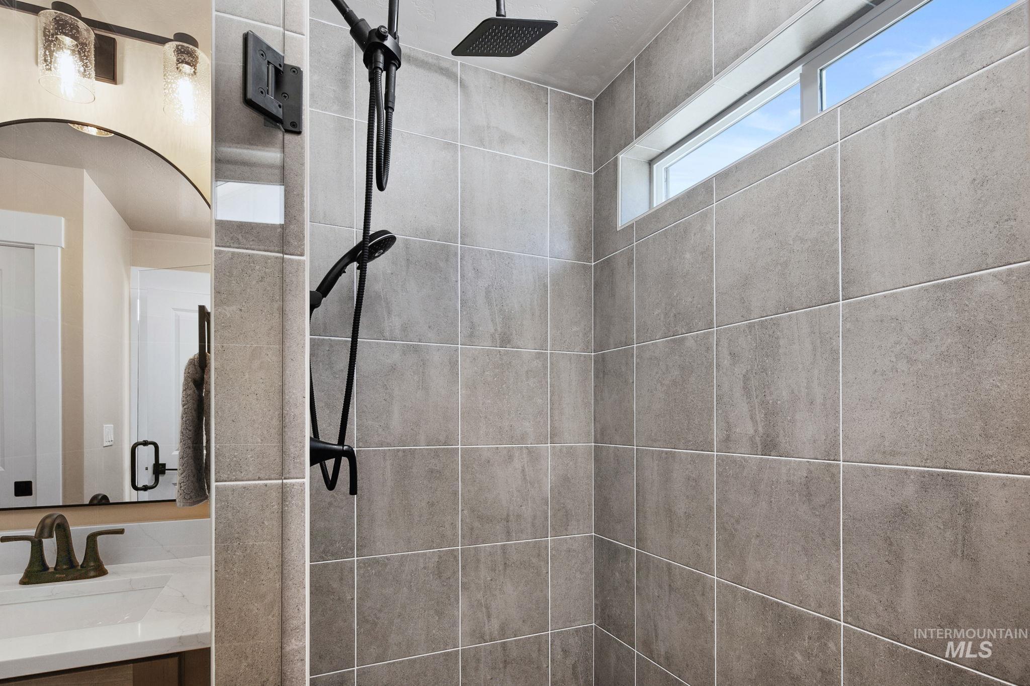 340 E Mayfield Springs Blvd, Mayfield, Idaho 83761, 3 Bedrooms, 2.5 Bathrooms, Residential For Sale, Price $450,000,MLS 98979862