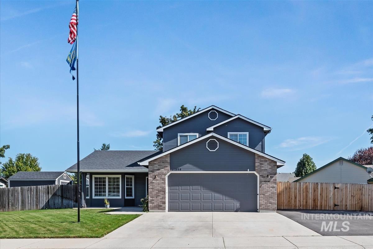1050 N Haven Cove Ave., Meridian, Idaho 83642, 3 Bedrooms, 2.5 Bathrooms, Residential For Sale, Price $440,000,MLS 98979863