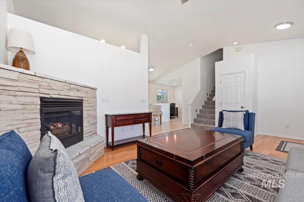 1050 N Haven Cove Ave., Meridian, Idaho 83642, 3 Bedrooms, 2.5 Bathrooms, Residential For Sale, Price $440,000,MLS 98979863