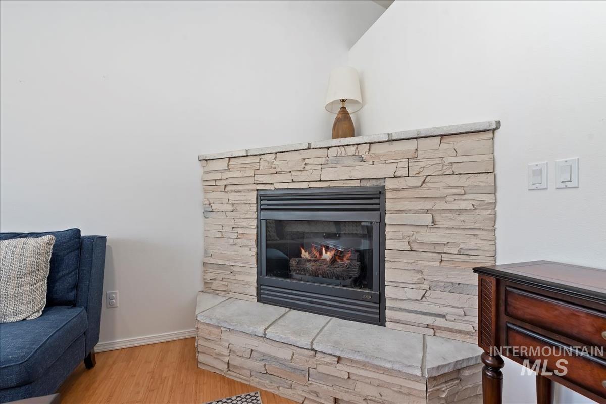 1050 N Haven Cove Ave., Meridian, Idaho 83642, 3 Bedrooms, 2.5 Bathrooms, Residential For Sale, Price $440,000,MLS 98979863