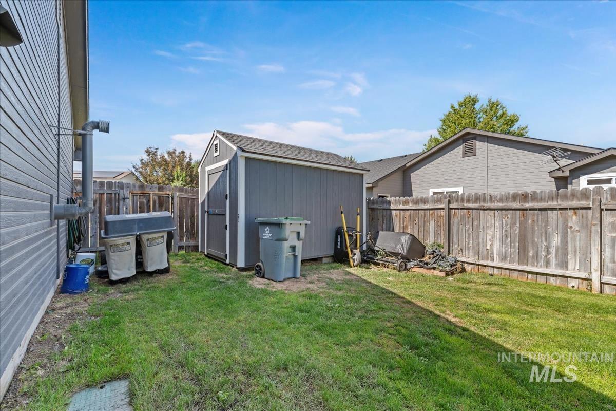 1050 N Haven Cove Ave., Meridian, Idaho 83642, 3 Bedrooms, 2.5 Bathrooms, Residential For Sale, Price $440,000,MLS 98979863