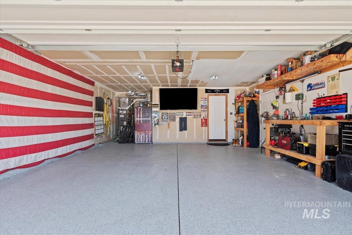 1050 N Haven Cove Ave., Meridian, Idaho 83642, 3 Bedrooms, 2.5 Bathrooms, Residential For Sale, Price $440,000,MLS 98979863