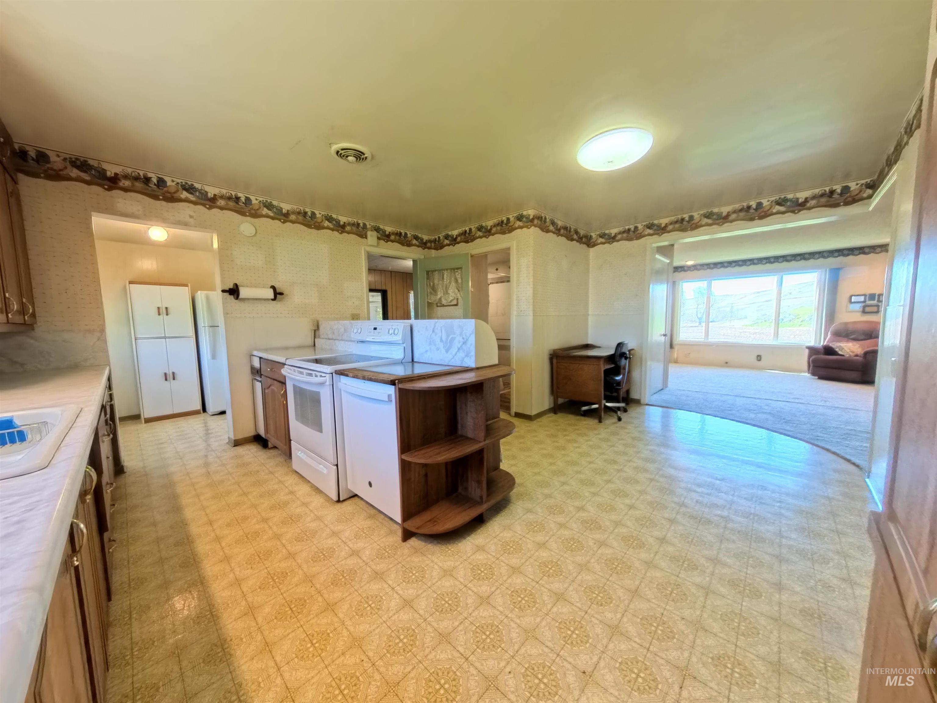 1783 W Highway 12, Pomeroy, Washington 99347, 5 Bedrooms, 2 Bathrooms, Residential For Sale, Price $419,900,MLS 98979866